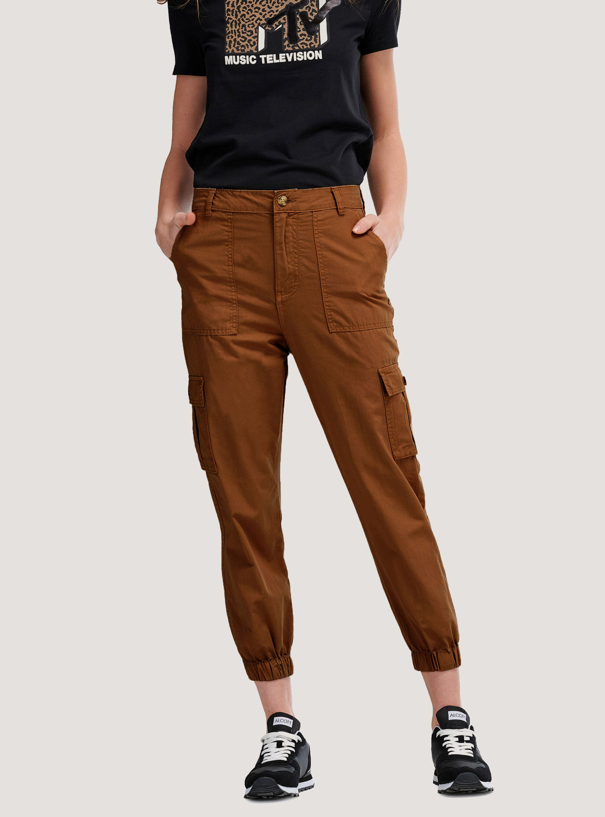 Pantaloni cargo in twill leggero con elastico alle caviglie