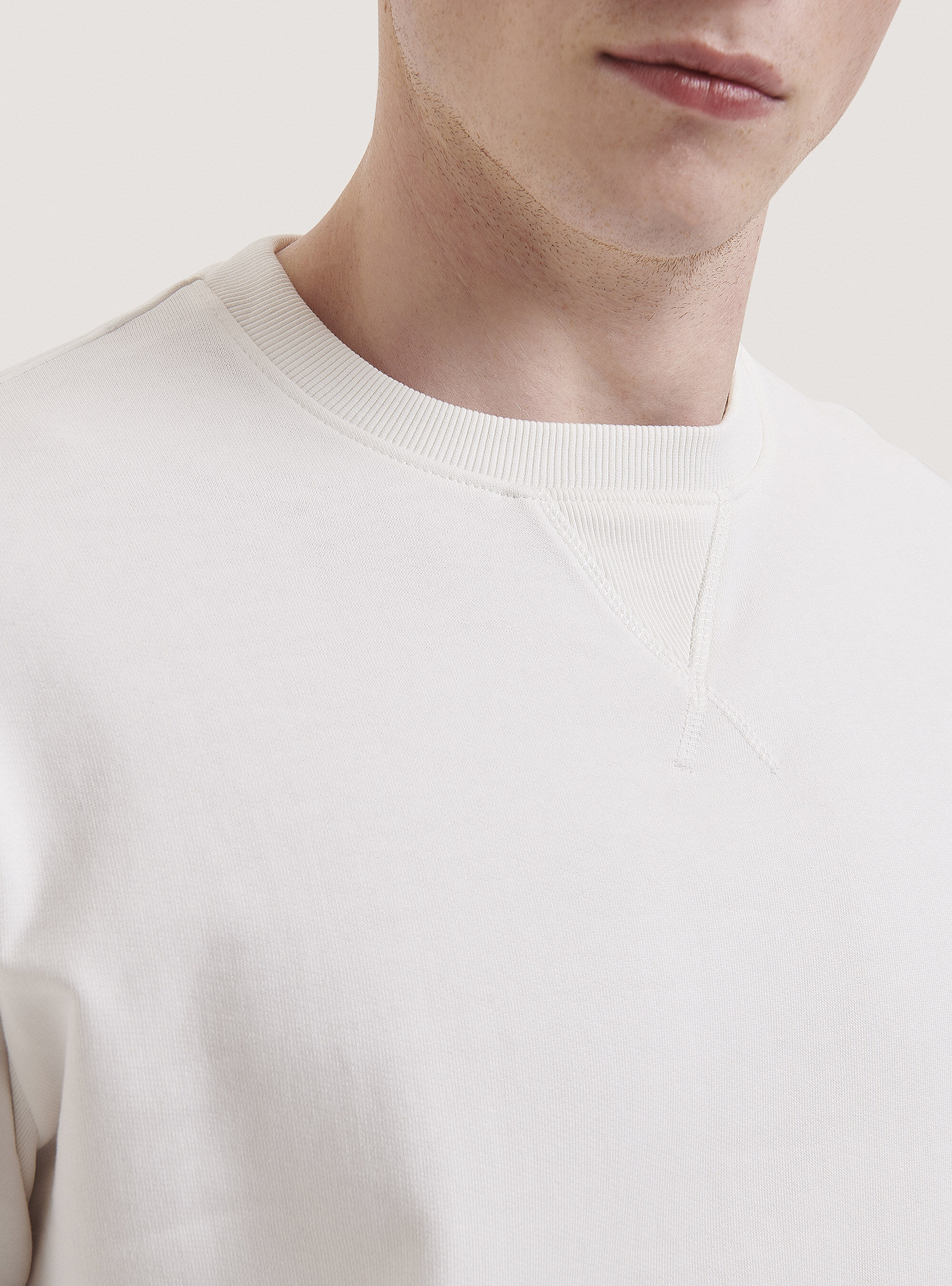 Sweat-shirt basique en coton &agrave; col rond, C0020 OFF WHITE