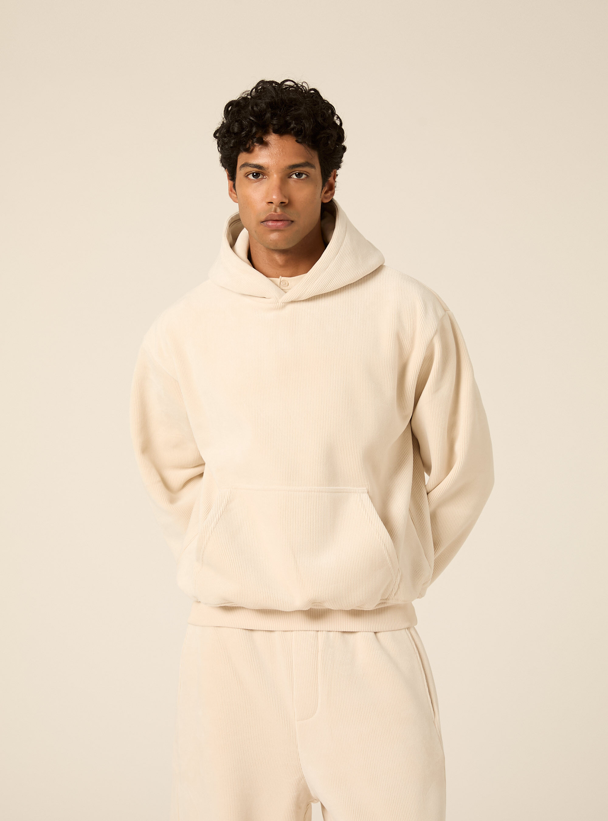 Felpa con cappuccio boxy fit in velluto a coste