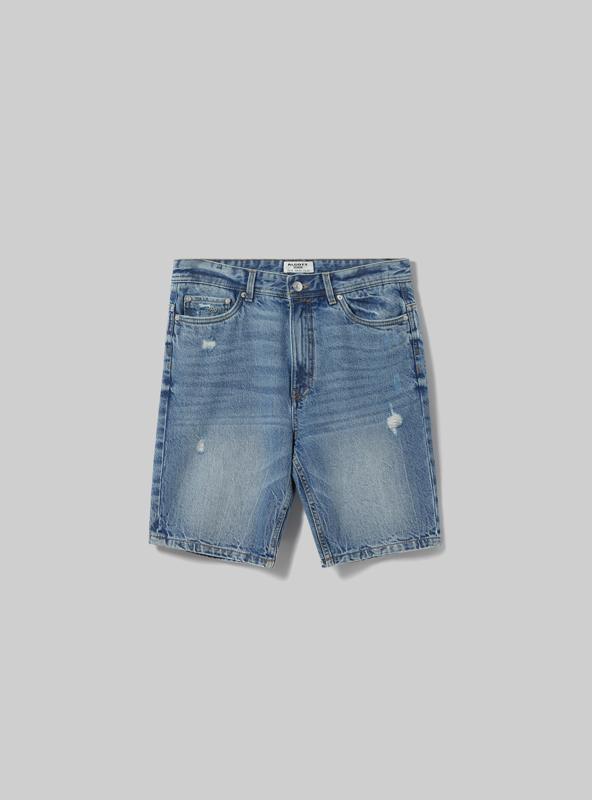 Bermudashorts aus Stretch-Denim in schmaler Passform, D004 MEDIUM LIGHT BLUE