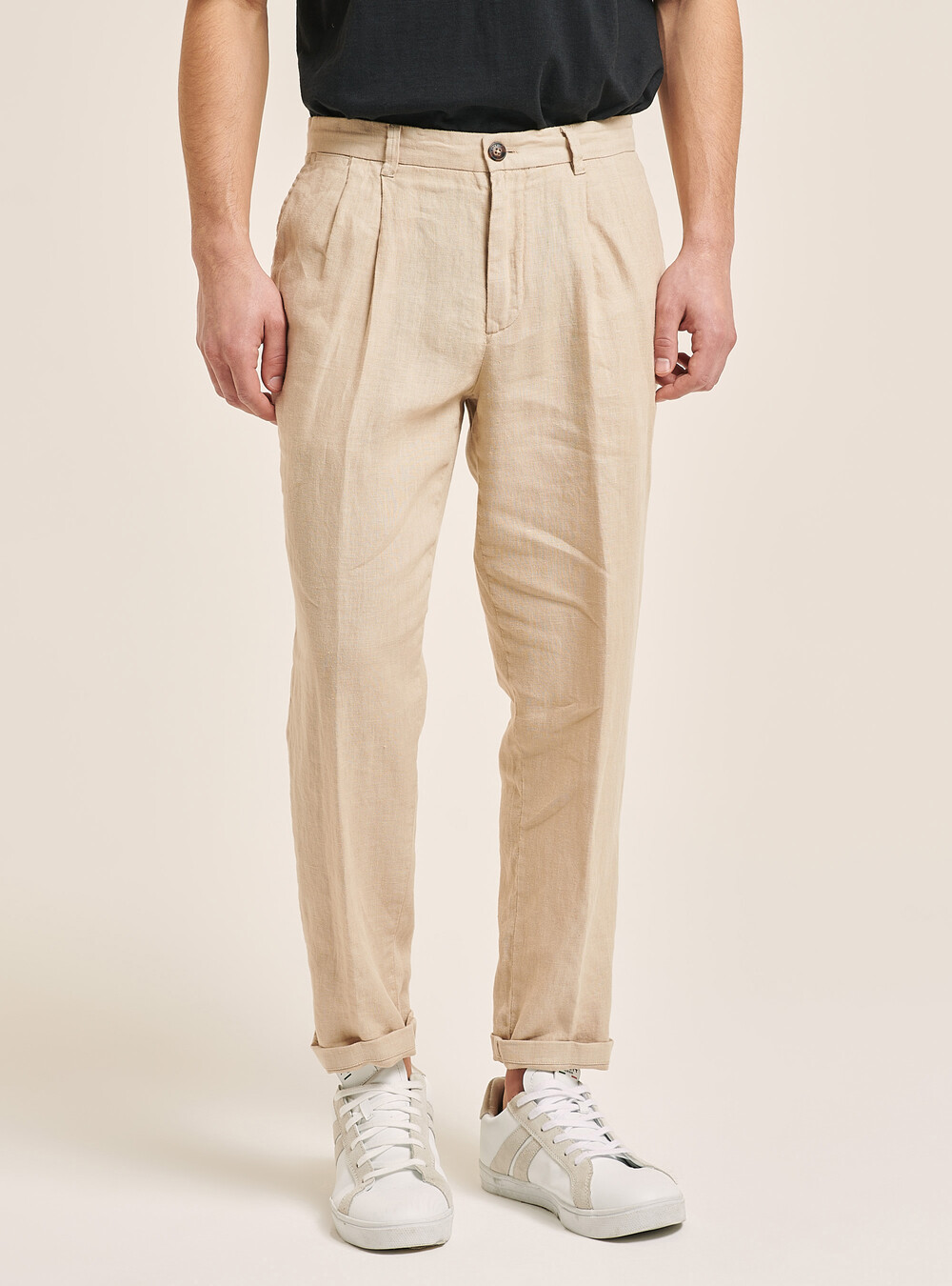 Pure linen trousers with pleats1