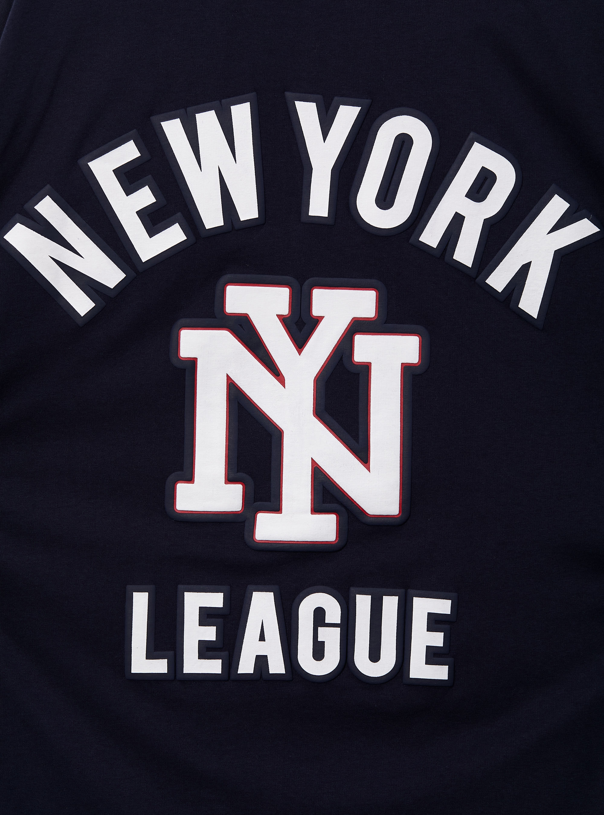 Camiseta de algod&oacute;n con parche Varsity, C2306 BLU