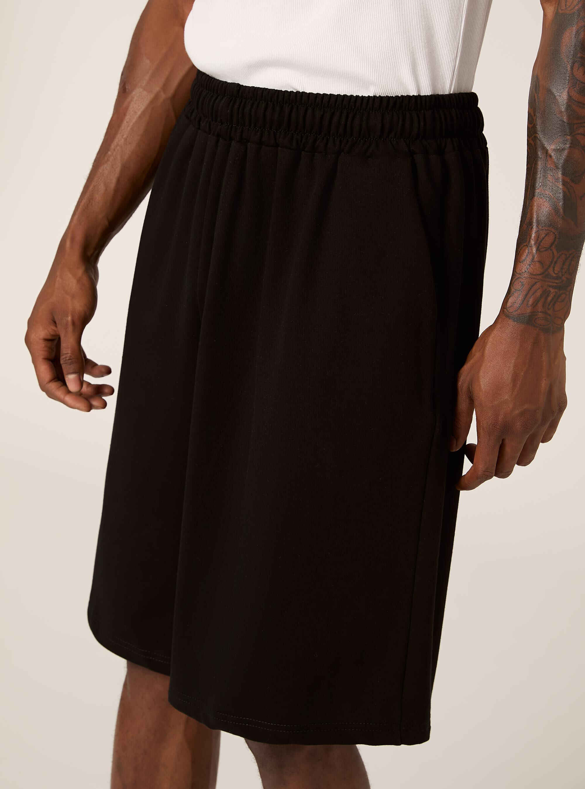 Bermuda loose fit, NERO
