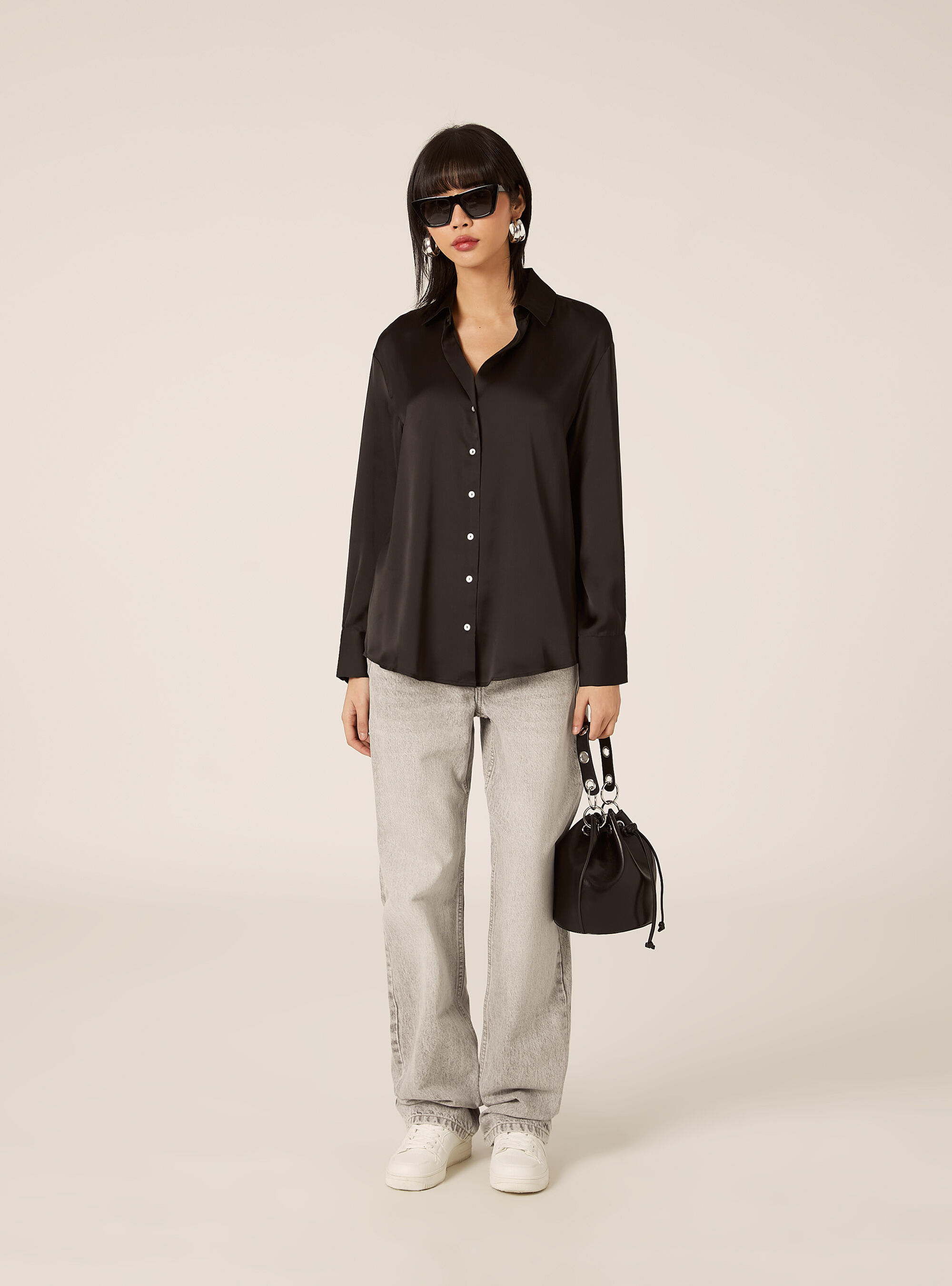 Camicia in satin con colletto a revers