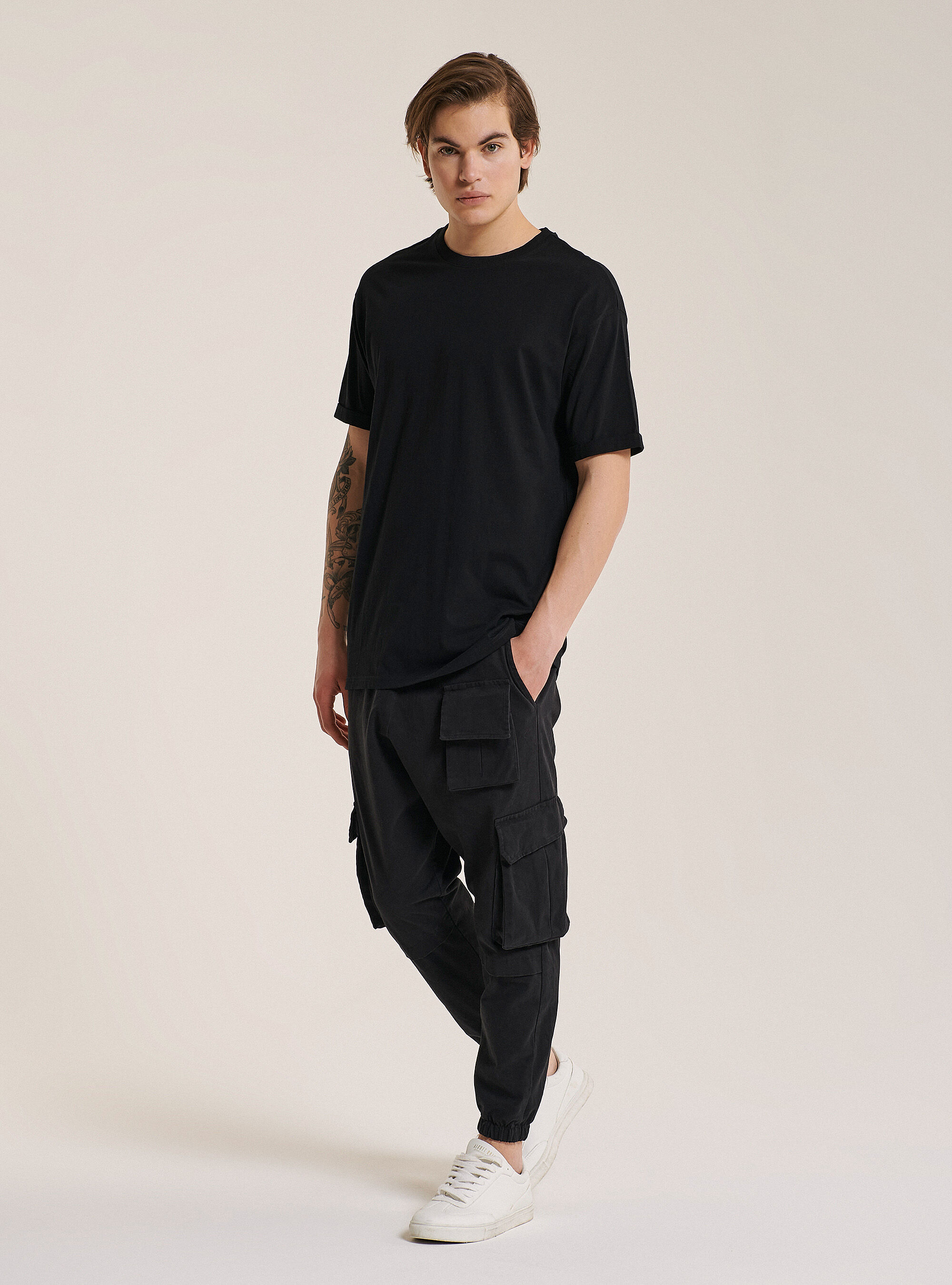 Maglietta girocollo in cotone oversize, NERO