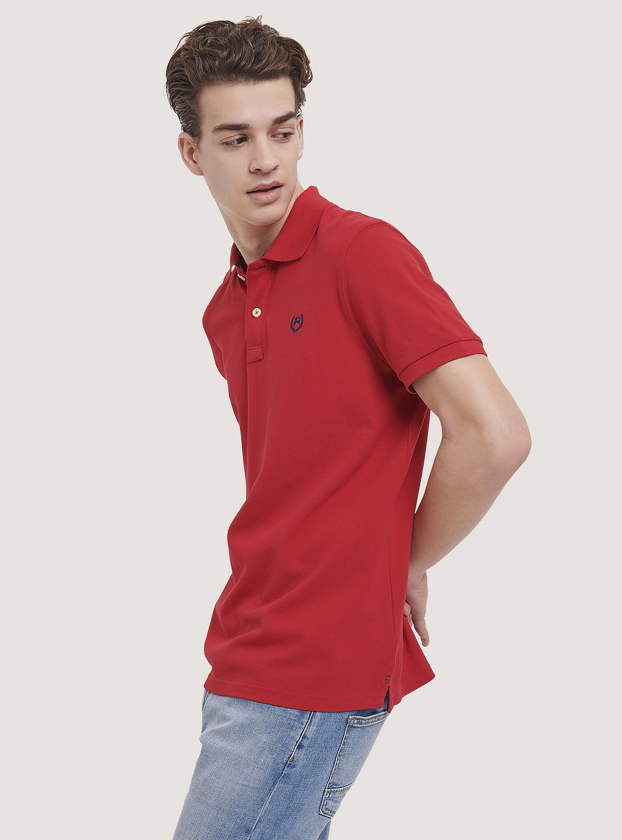 Poloshirt aus Baumwollpikee mit Stickerei, C4494 RED