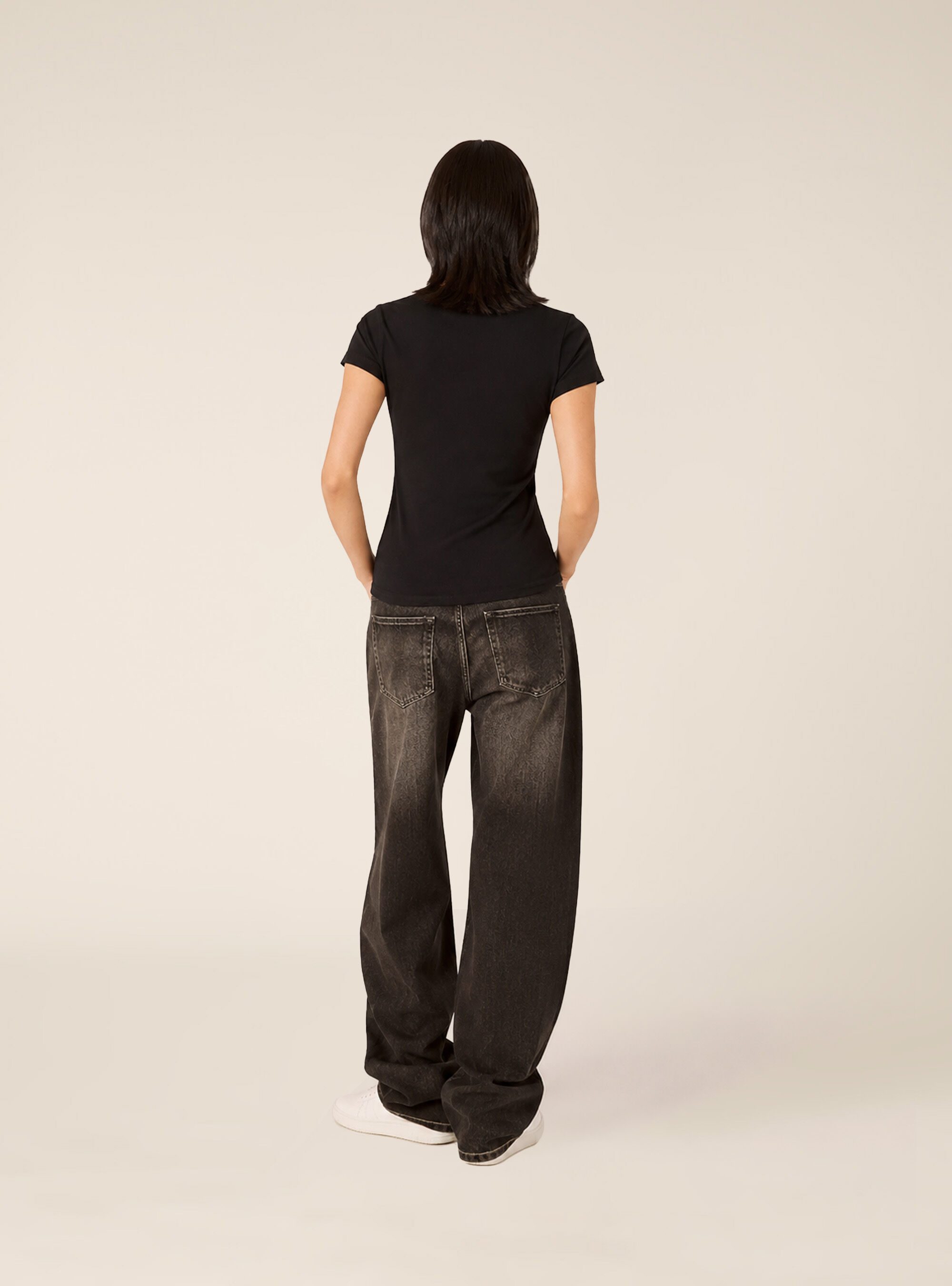 T-shirt regular con stampa "tanto non li dimostro", BK1 BLACK
