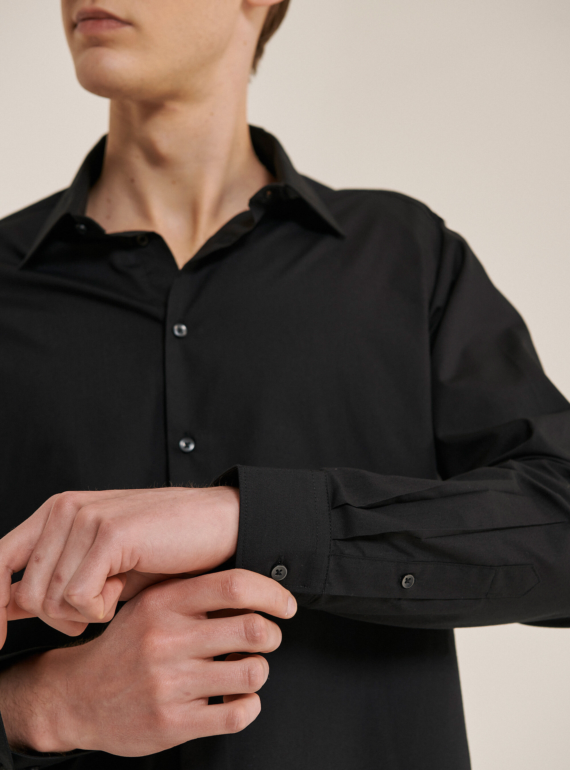 Camicia a manica lunga in tinta unita, NEGRO