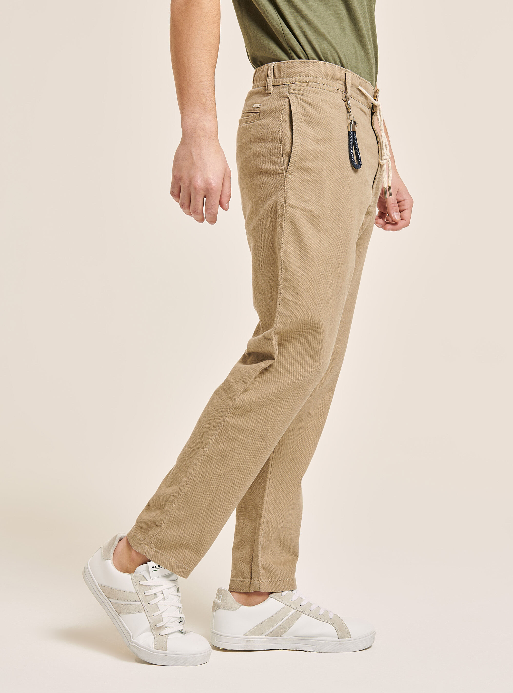 Pantaloni con laccio in vita in misto lino