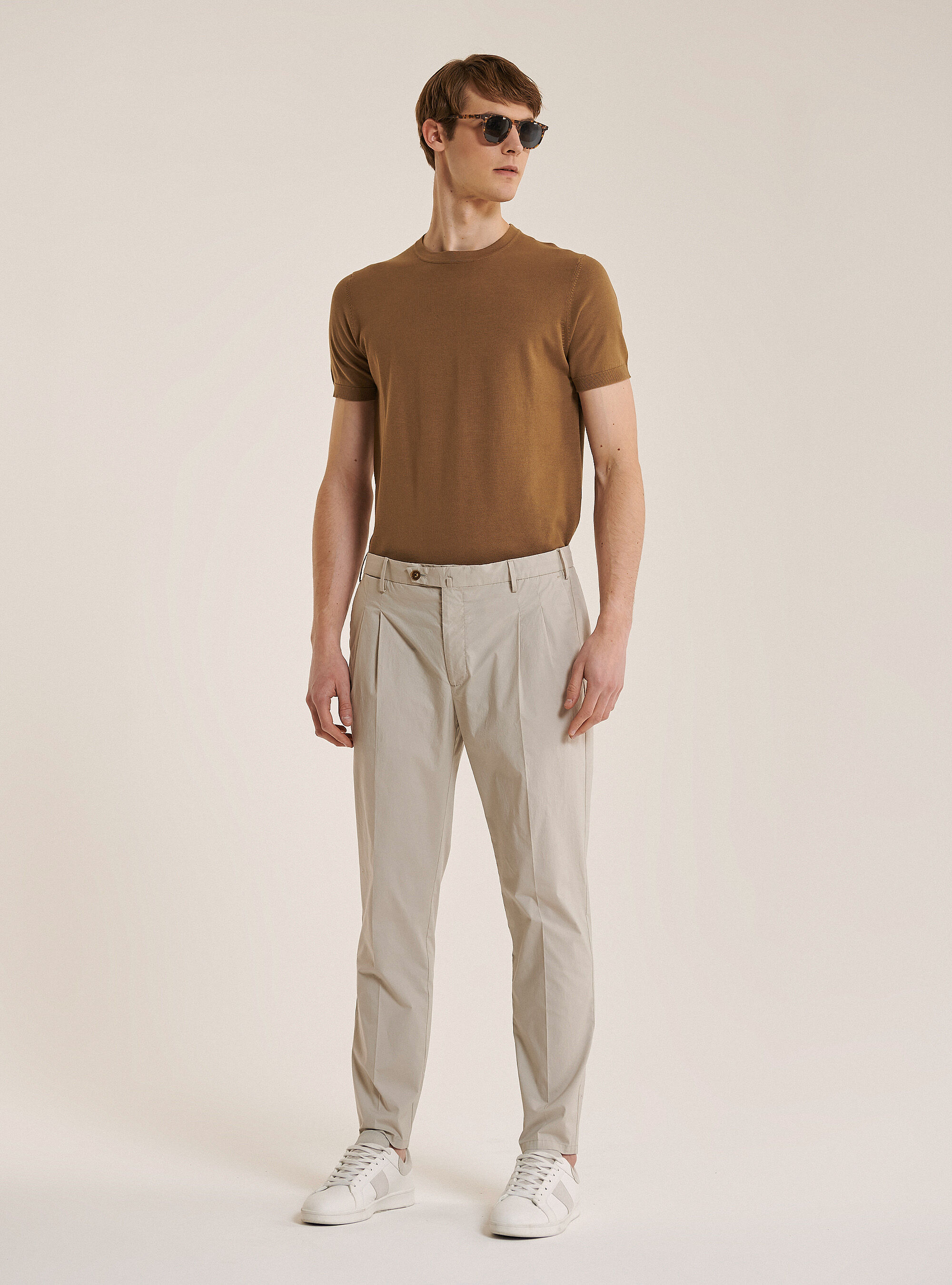Pantalone in popeline con doppia pinces