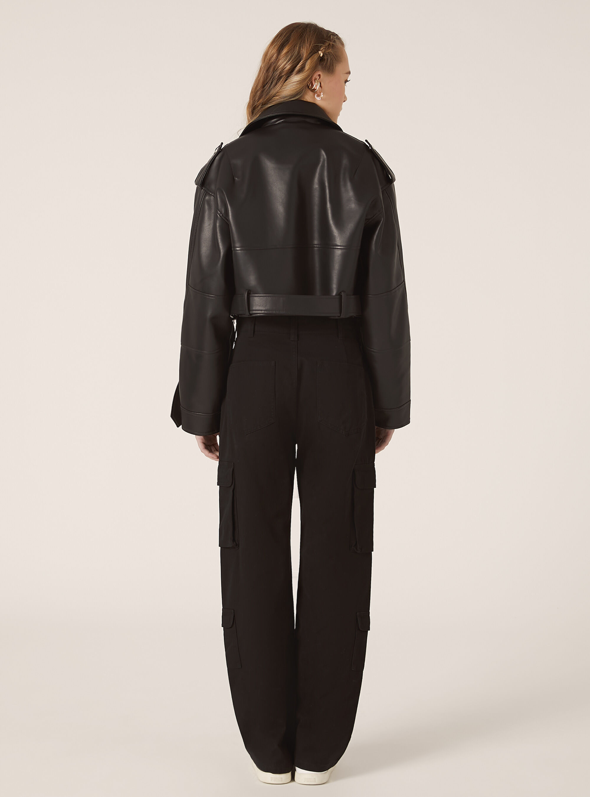 Veste de motard en cuir port&eacute;e, BK1 BLACK