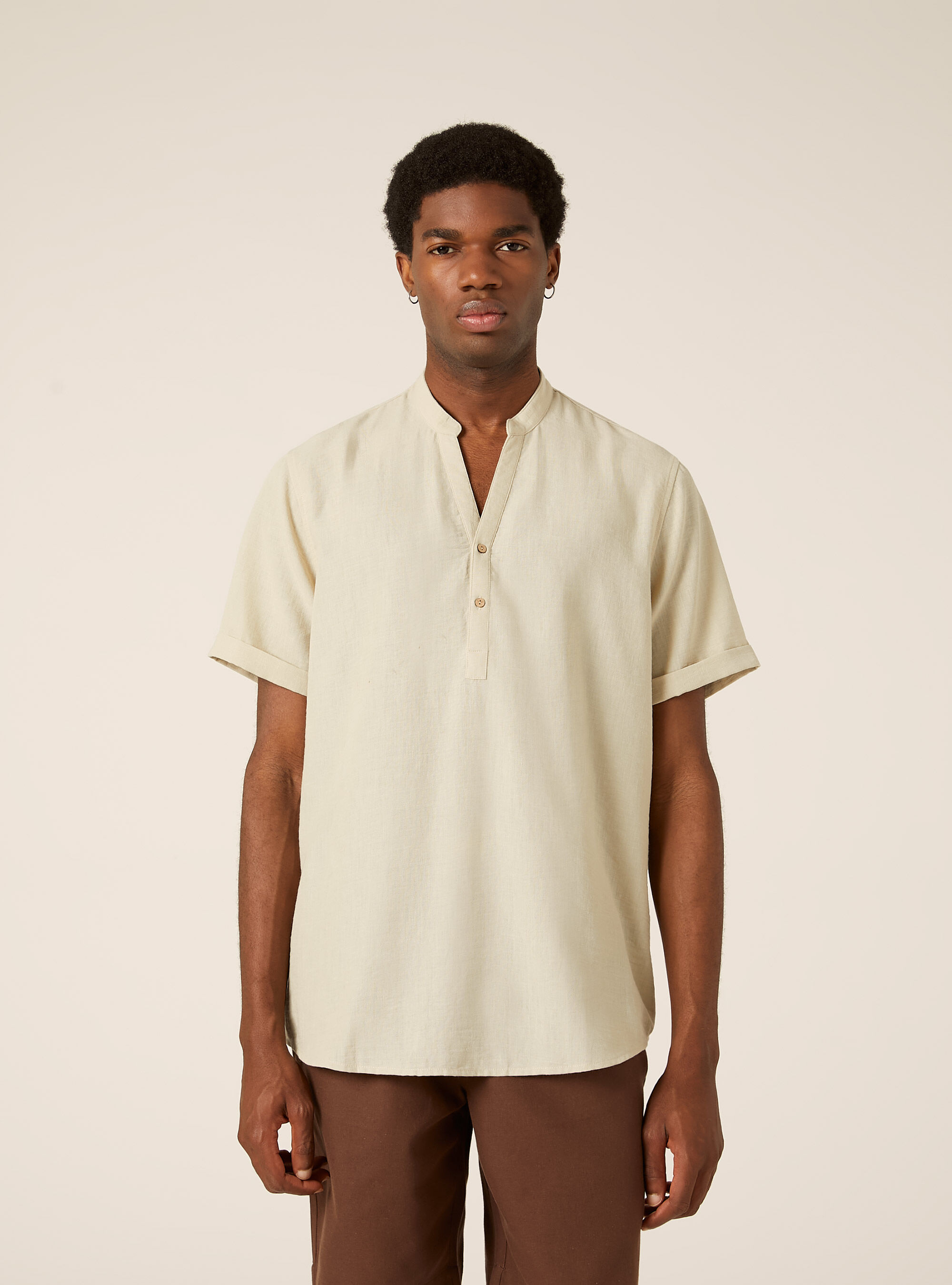 Chemise avec col officier