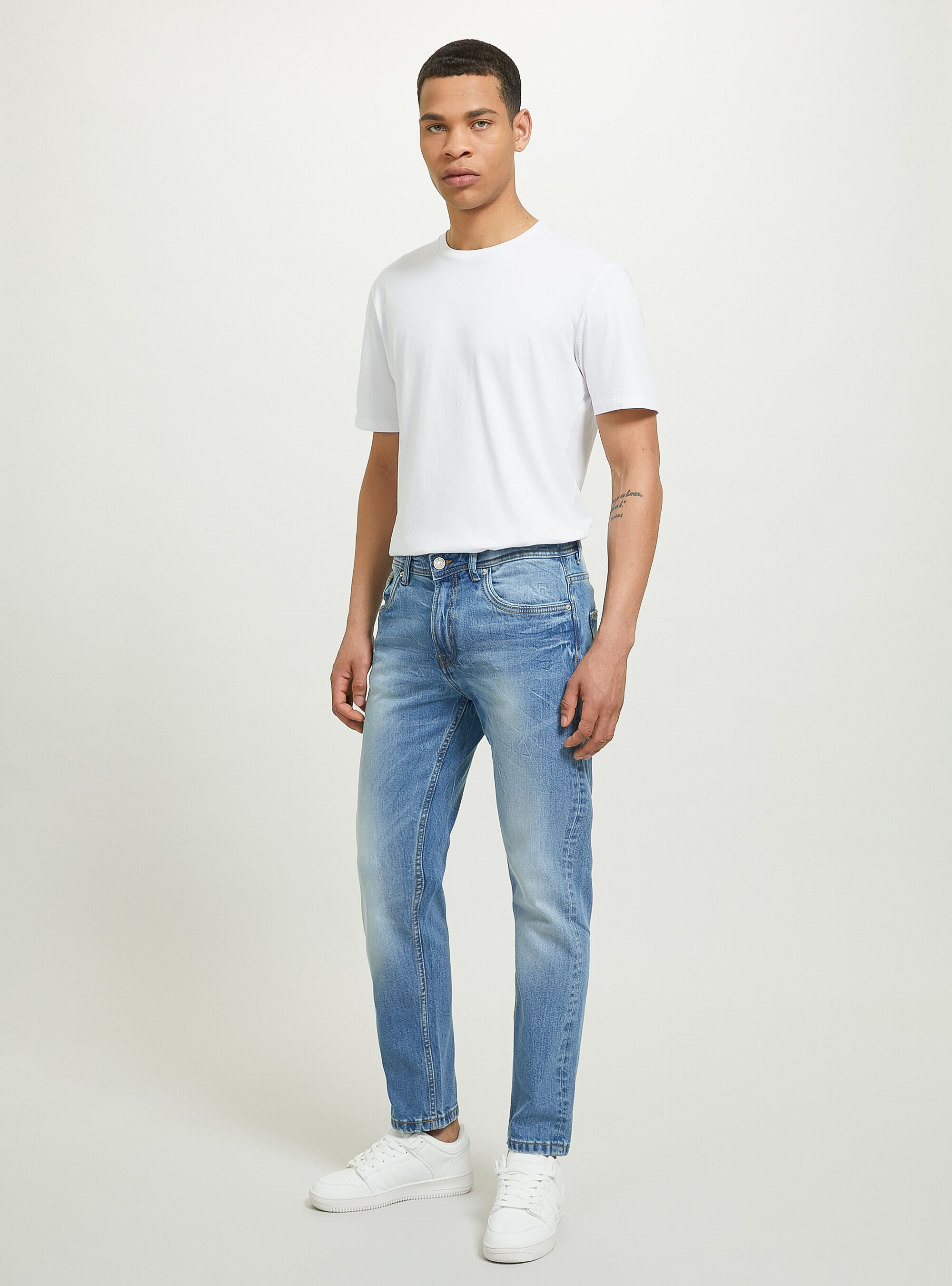 Vaqueros slim fit, D004 MEDIUM LIGHT BLUE