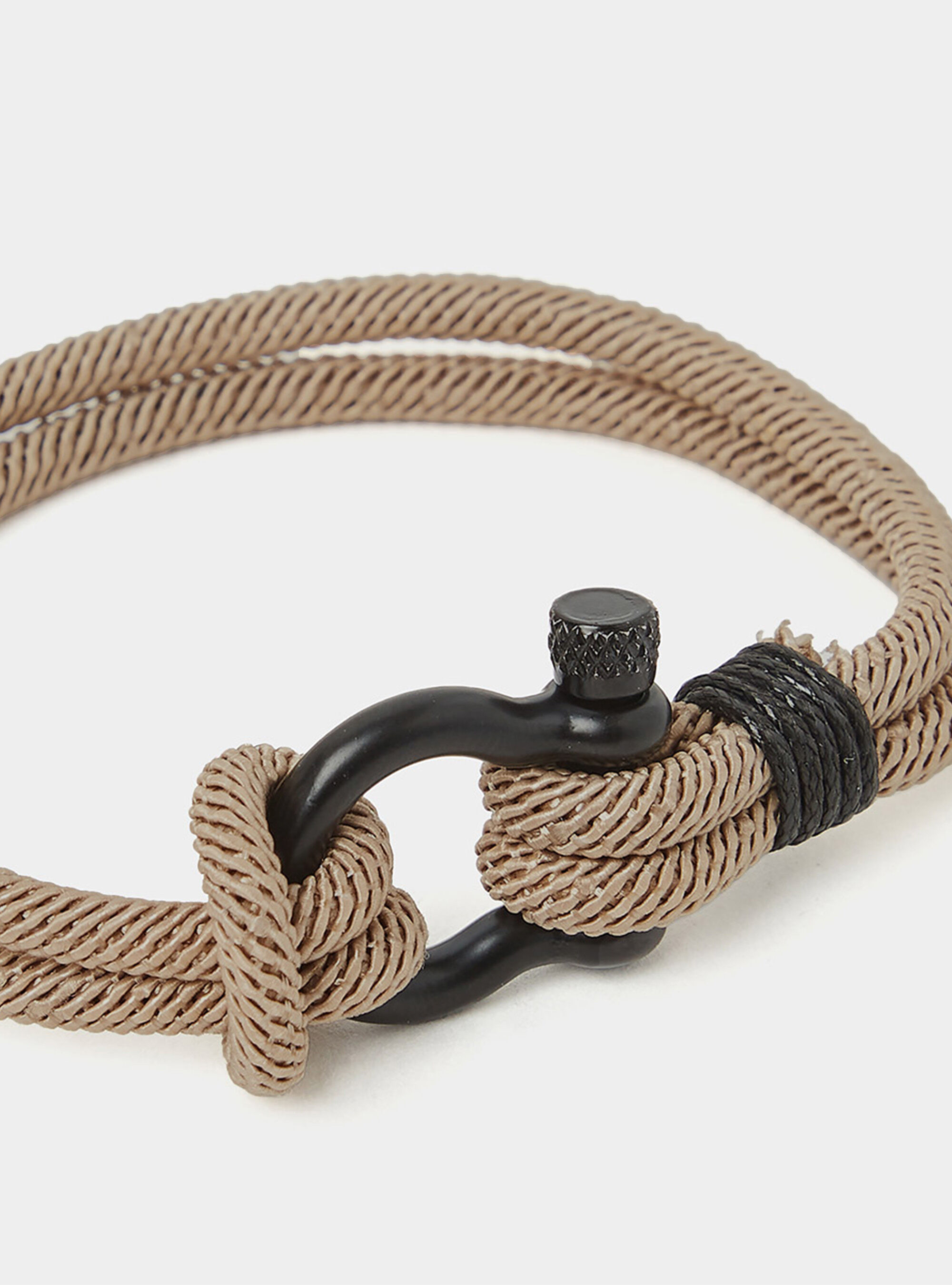Bracciale in corda con chiusura metallica