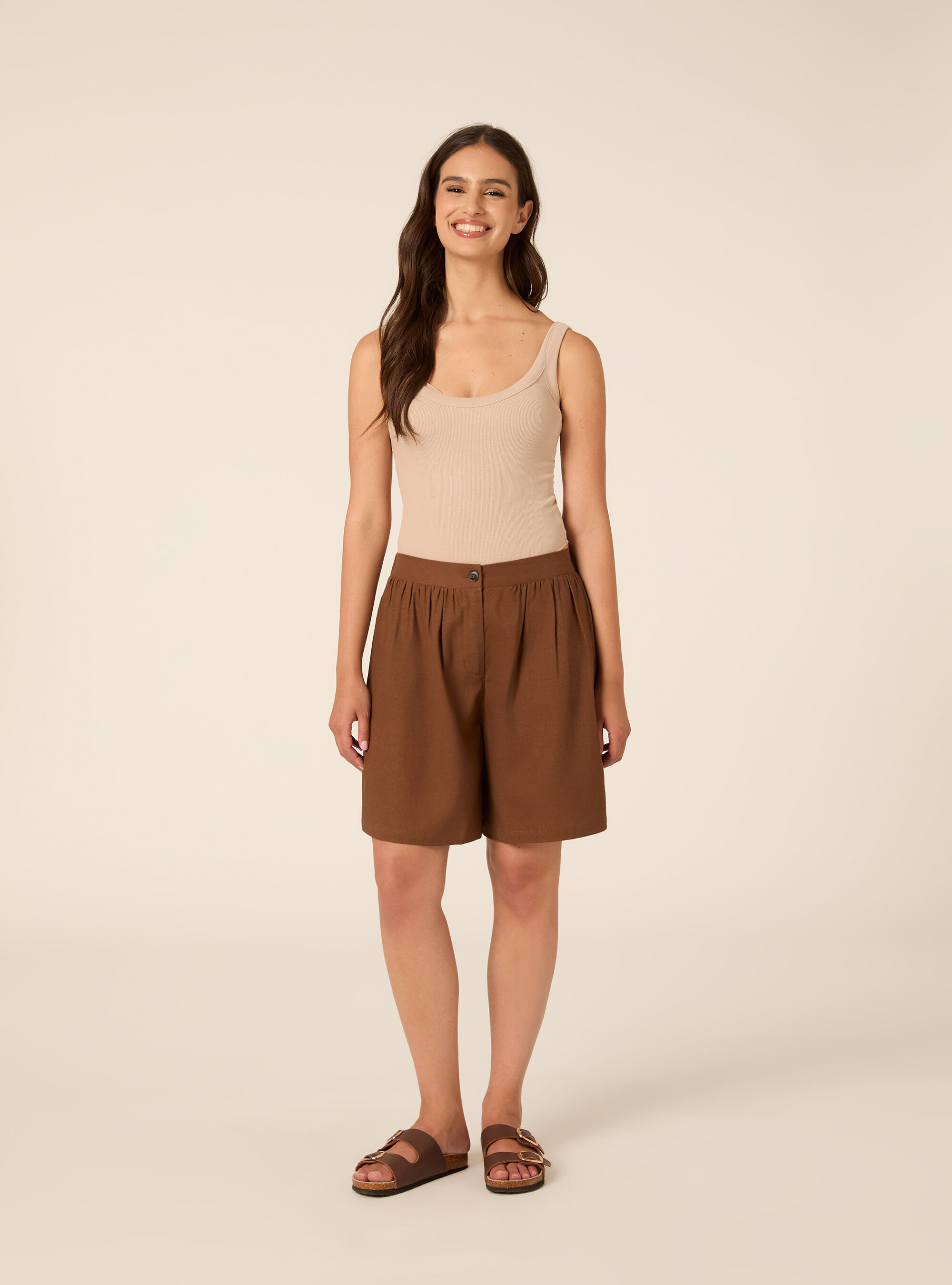 Shorts con elastico sul dietro