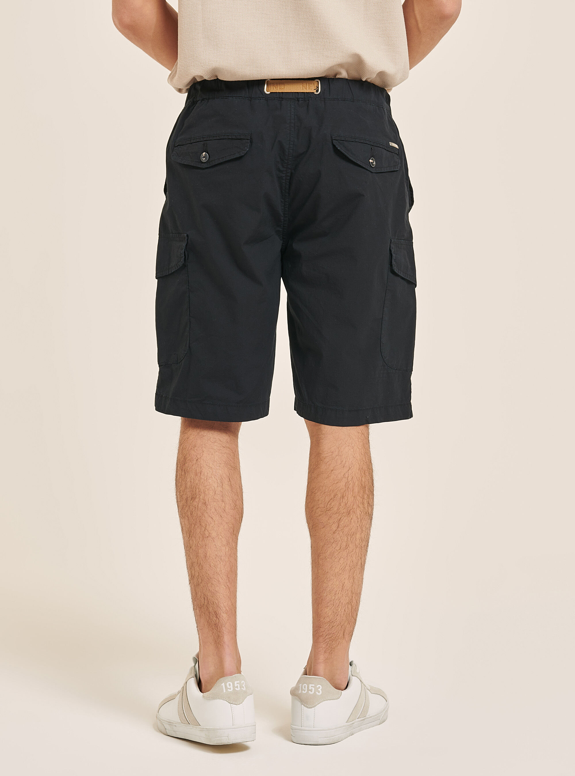 Bermuda cargo de algodon con correa, NEGRO