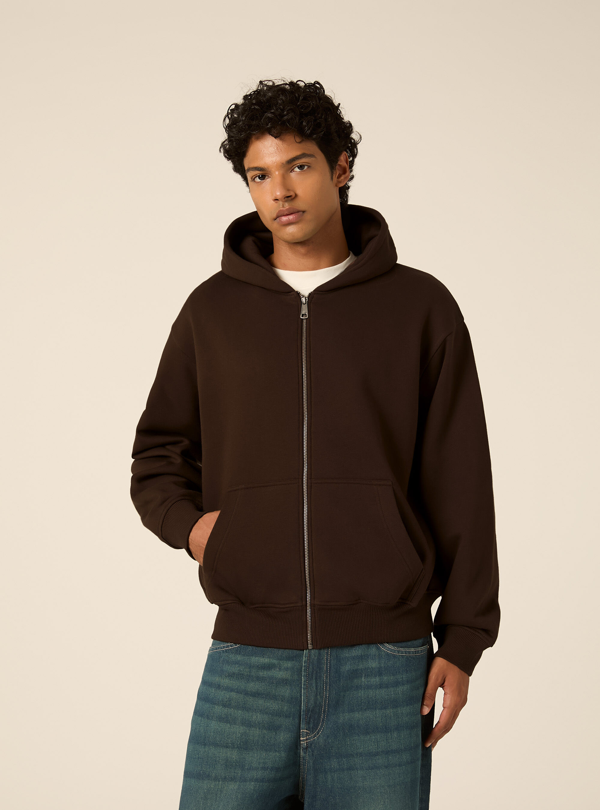 Sudadera con capucha y cremallera corte boxy