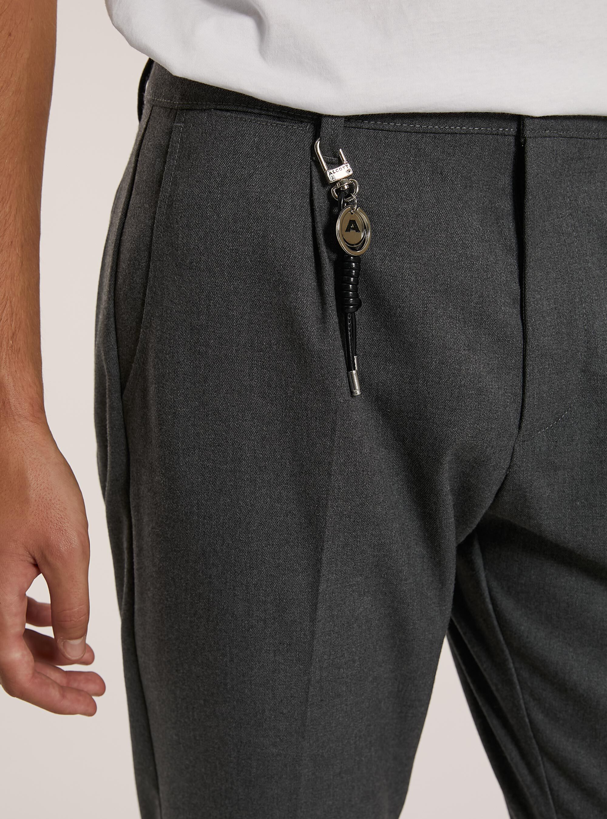 Pantaloni dark deals