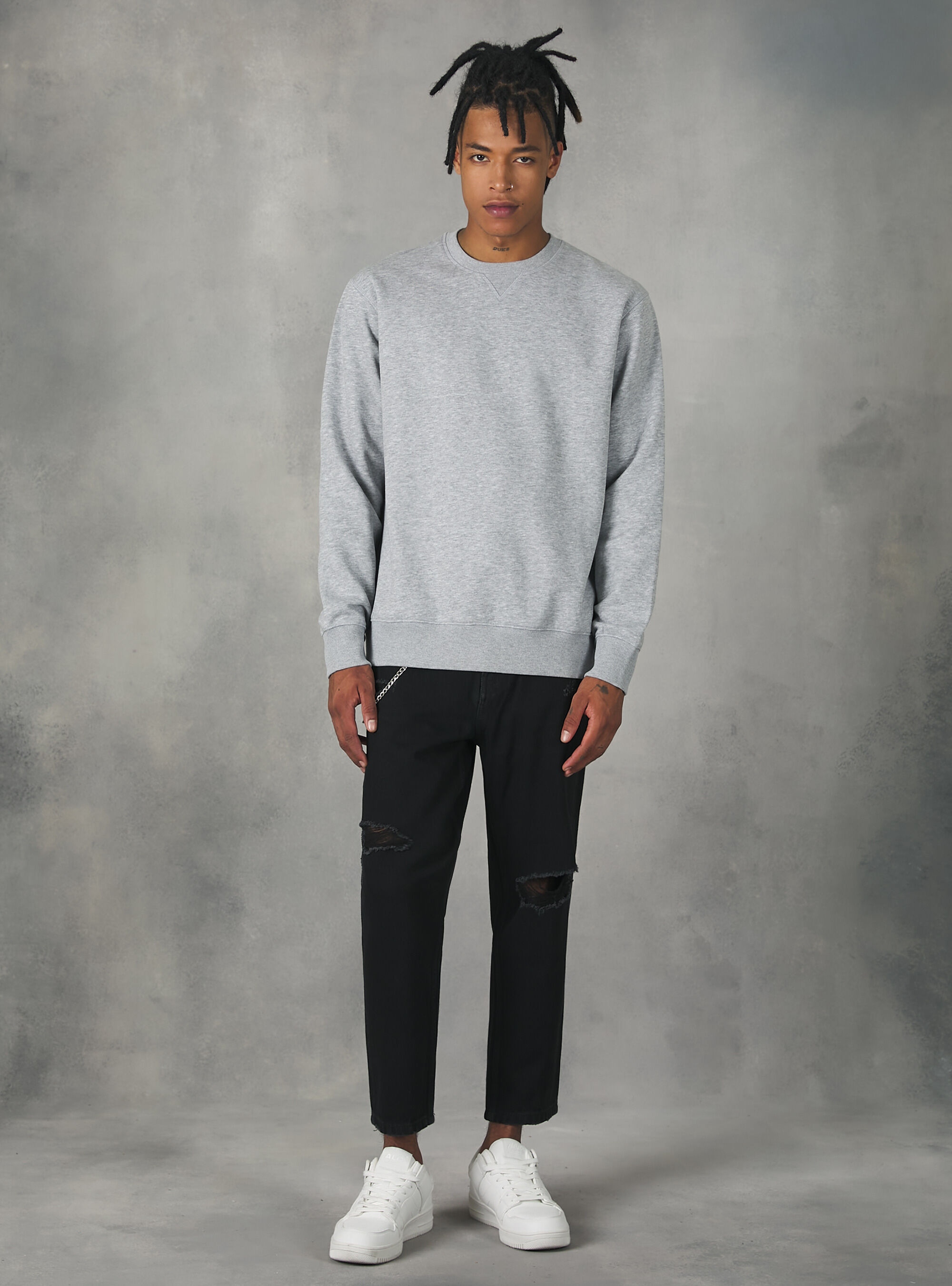 Gray sweatshirt outfit men hot sale