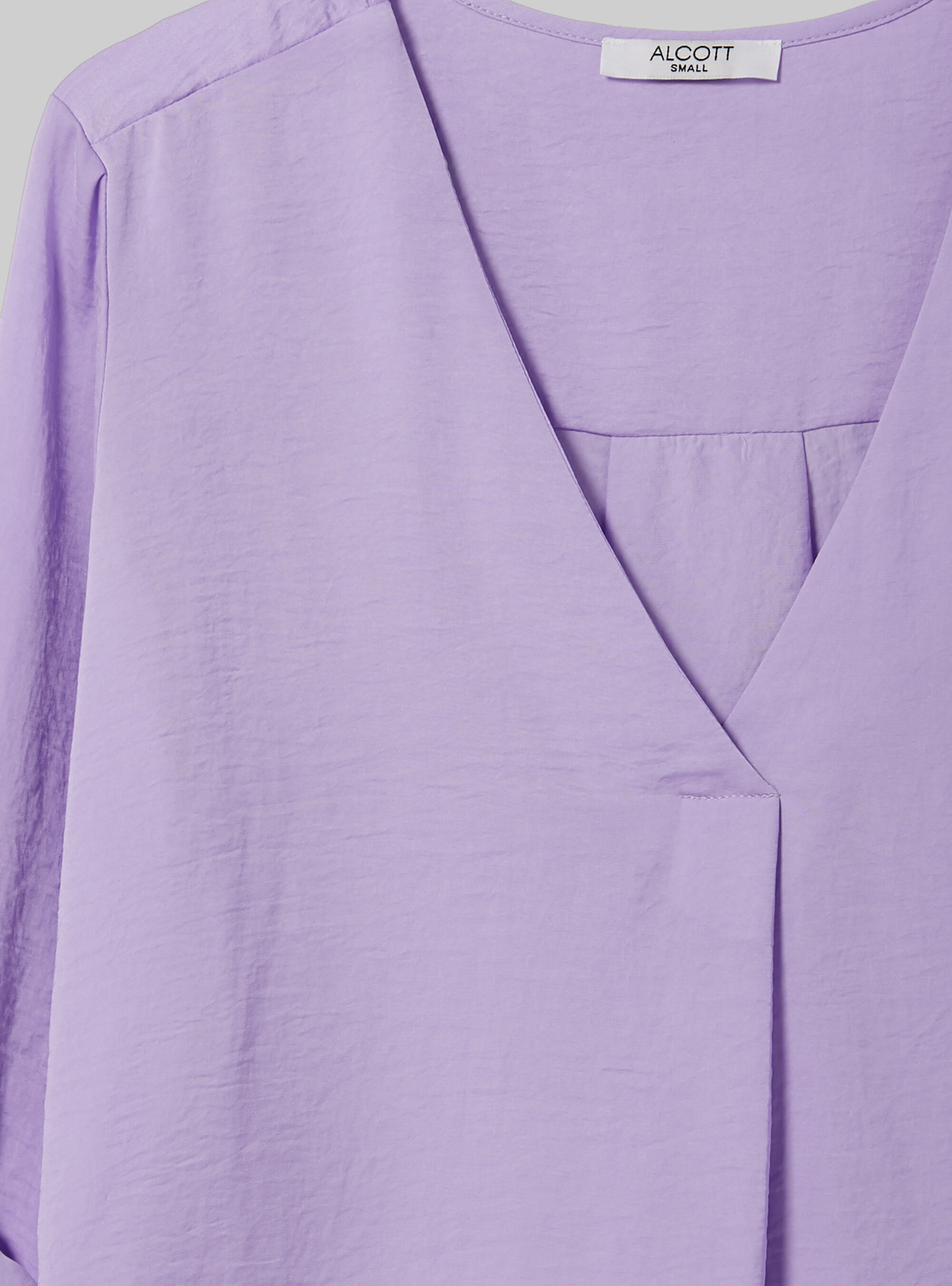 Plain-coloured blouse with neckline, LC2 LILLAC MEDIUM