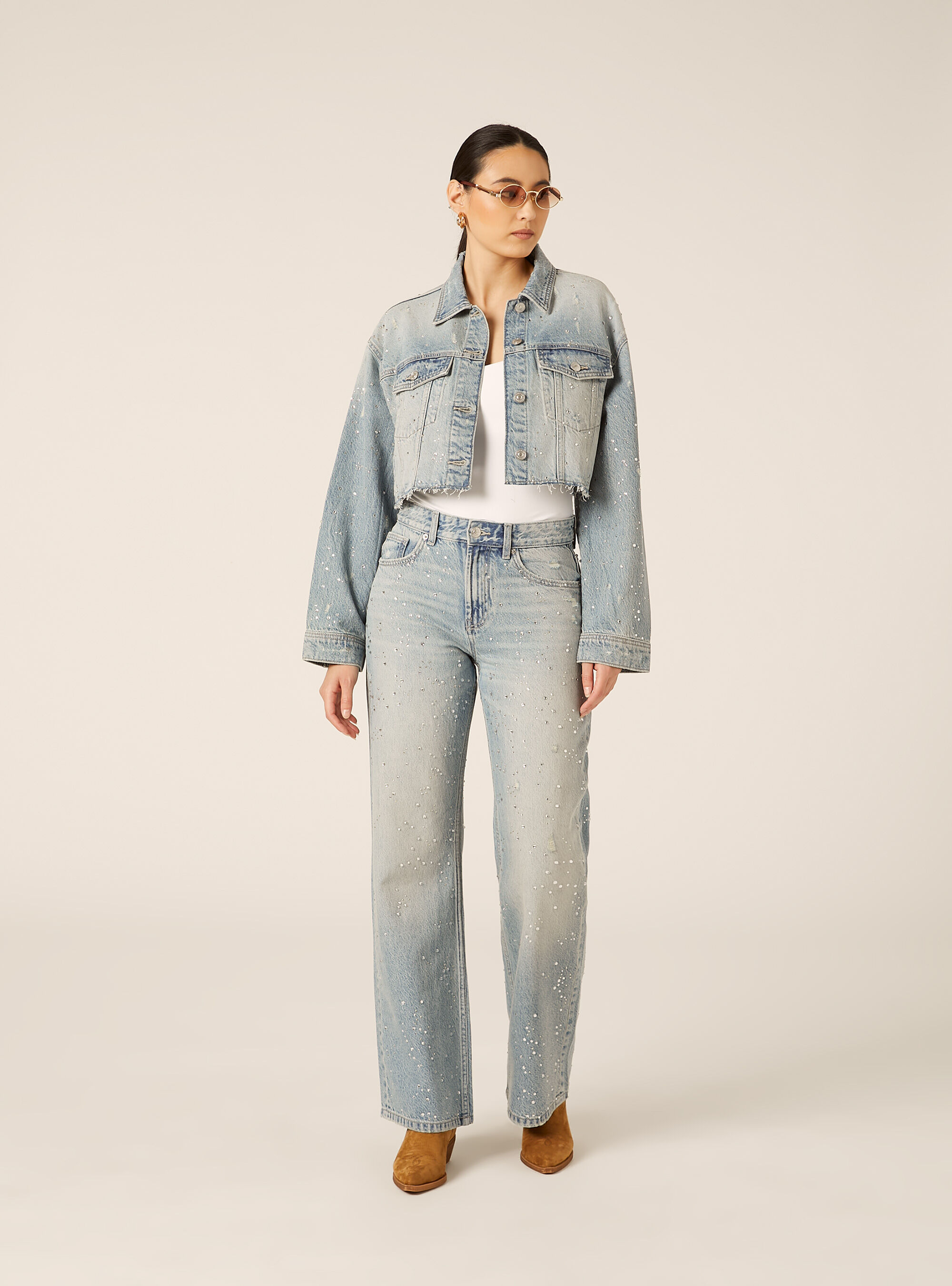 Giubbotto crop in denim con strass