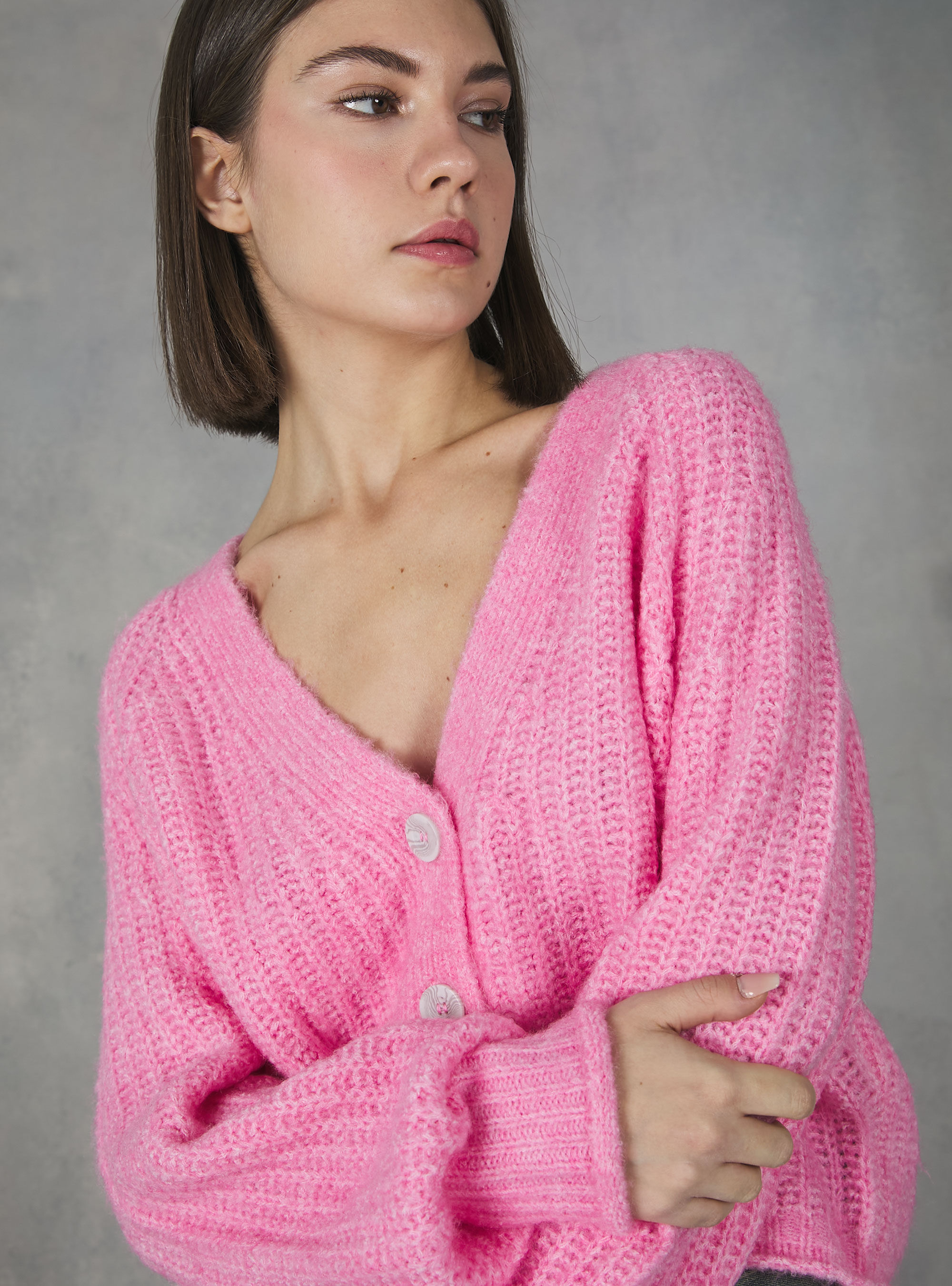 Cardigan pullover with buttons