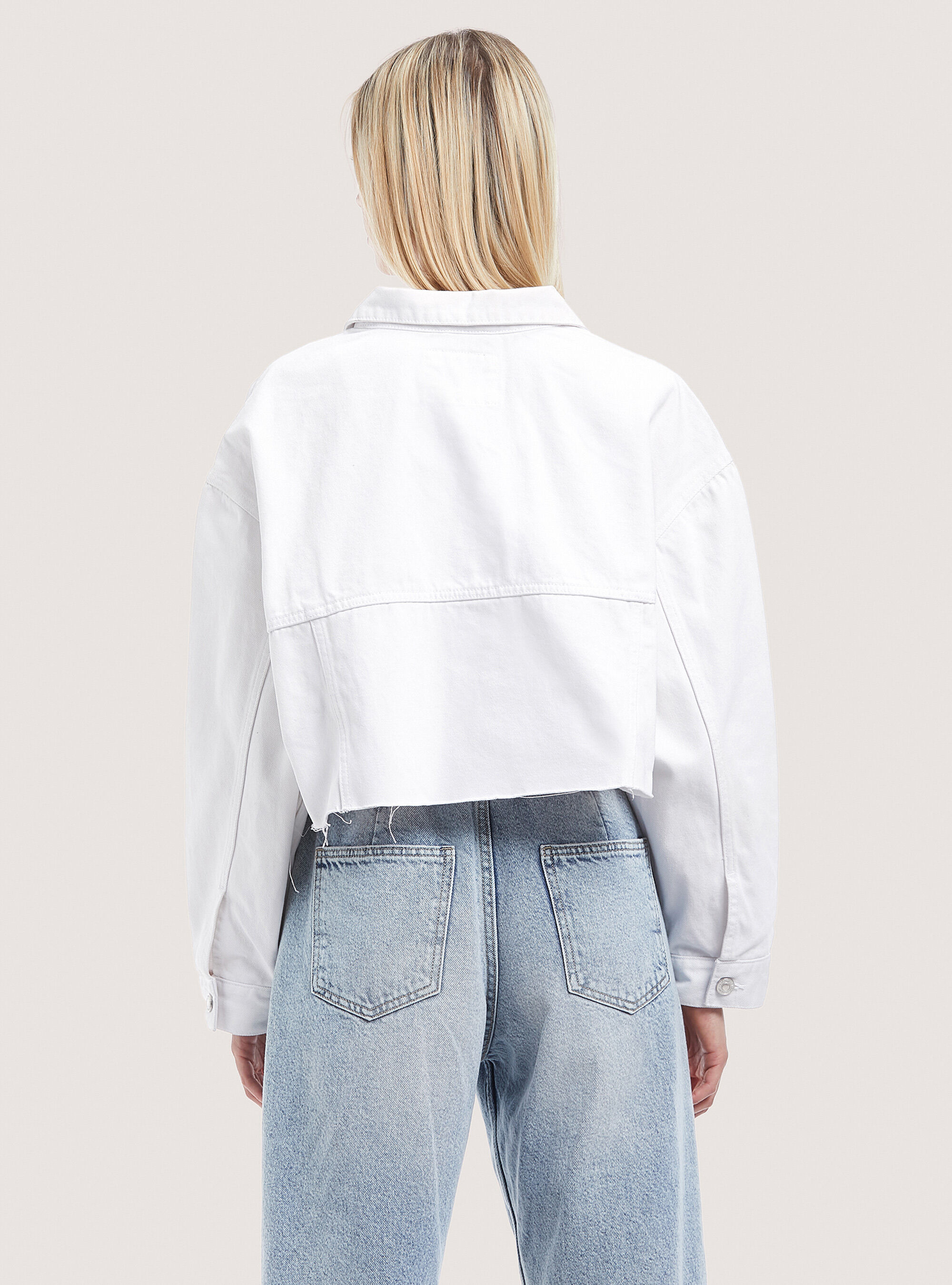 Cropped cut denim jacket online