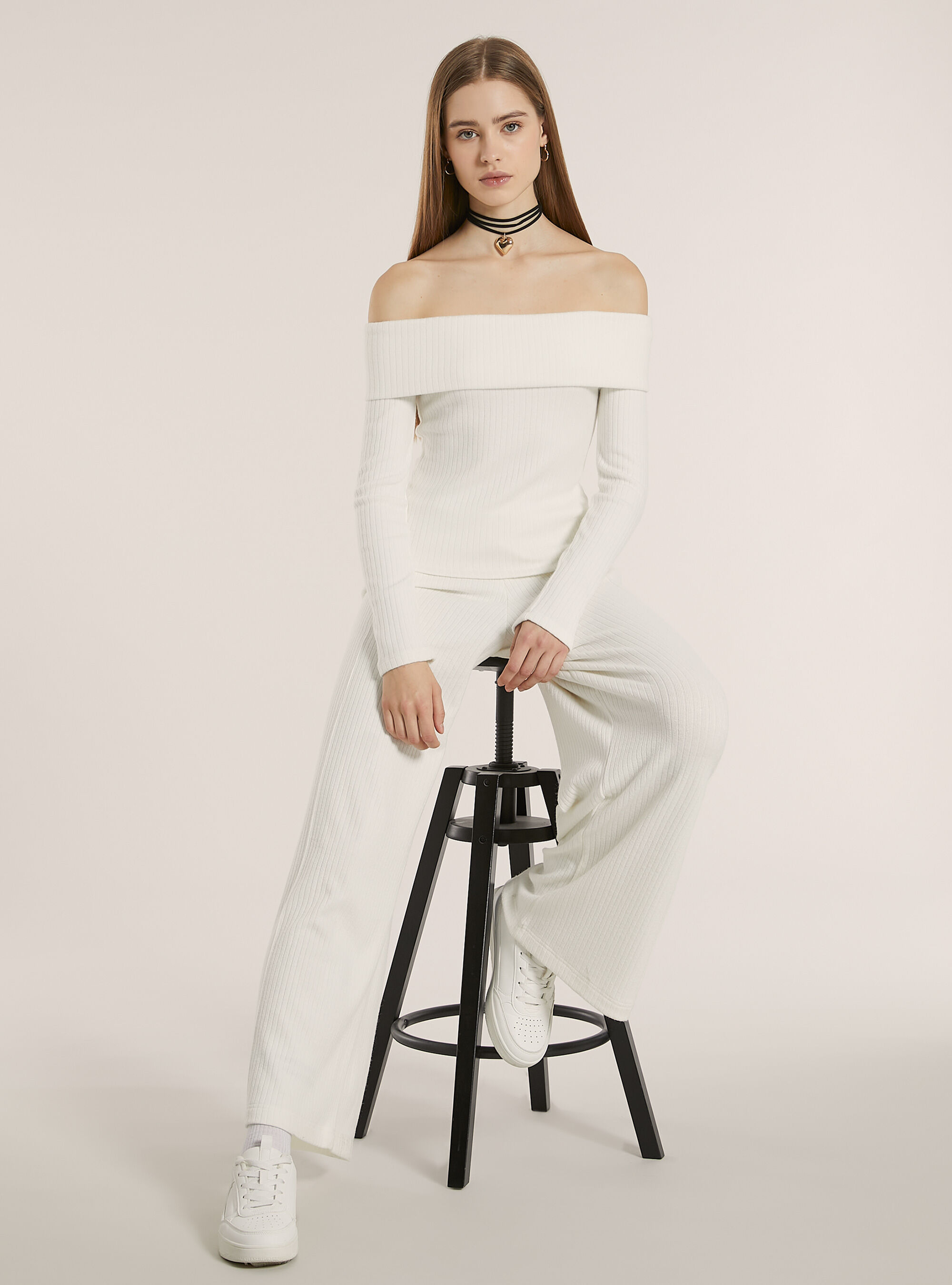 Pullover con scollo bardot a coste