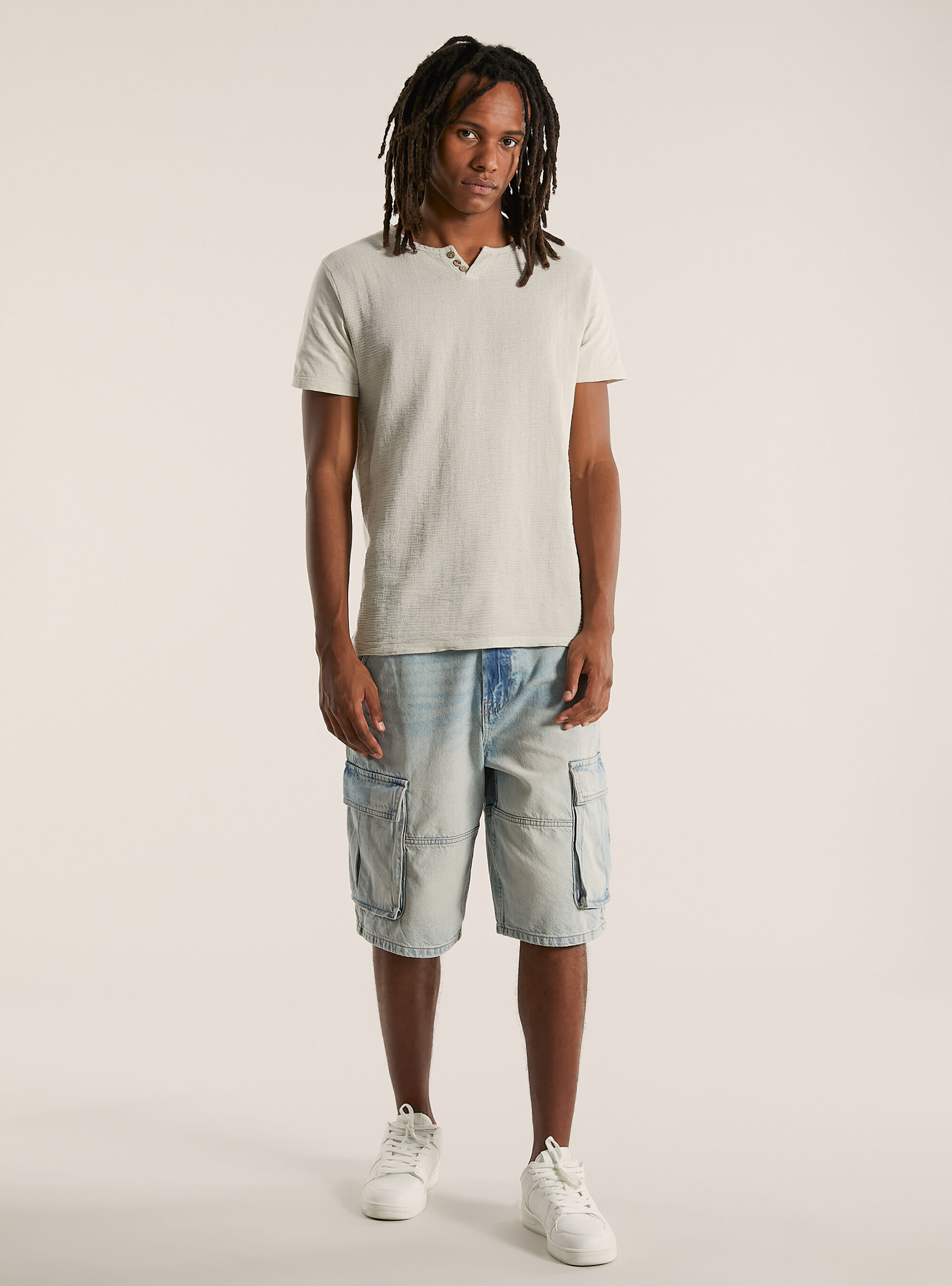 Linen blend T-shirt with v-neck and buttons, BG3 BEIGE LIGHT