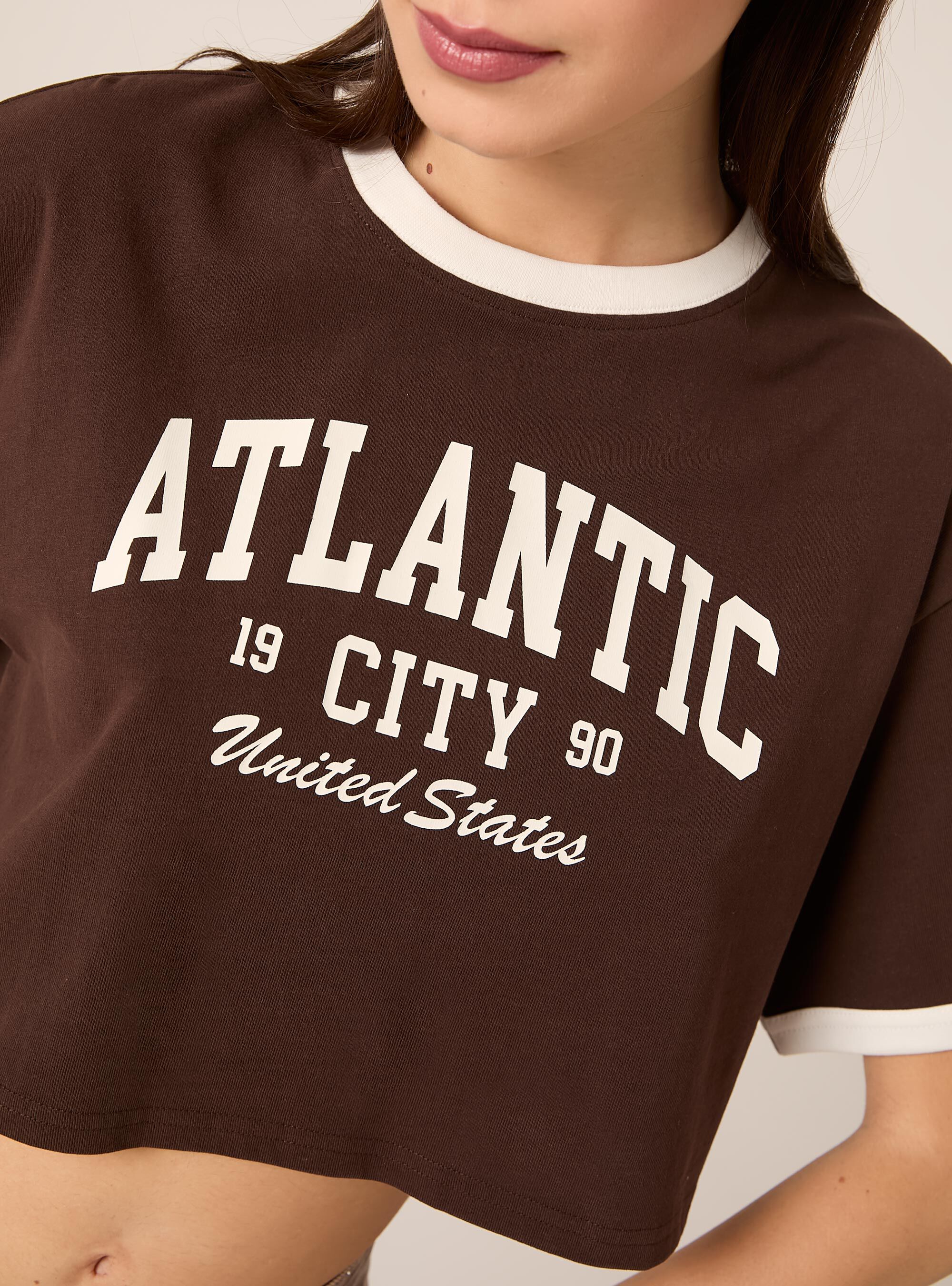 T-shirt crop stampa college, BR1 BROWN DARK