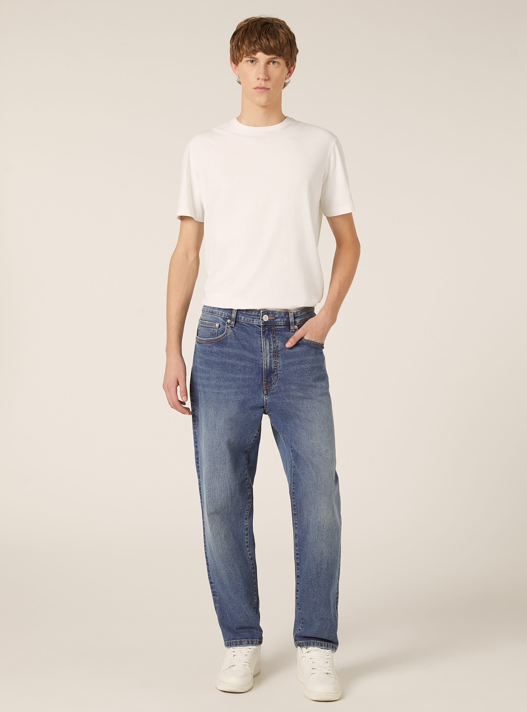 Jeans coupe d&eacute;contract&eacute;e