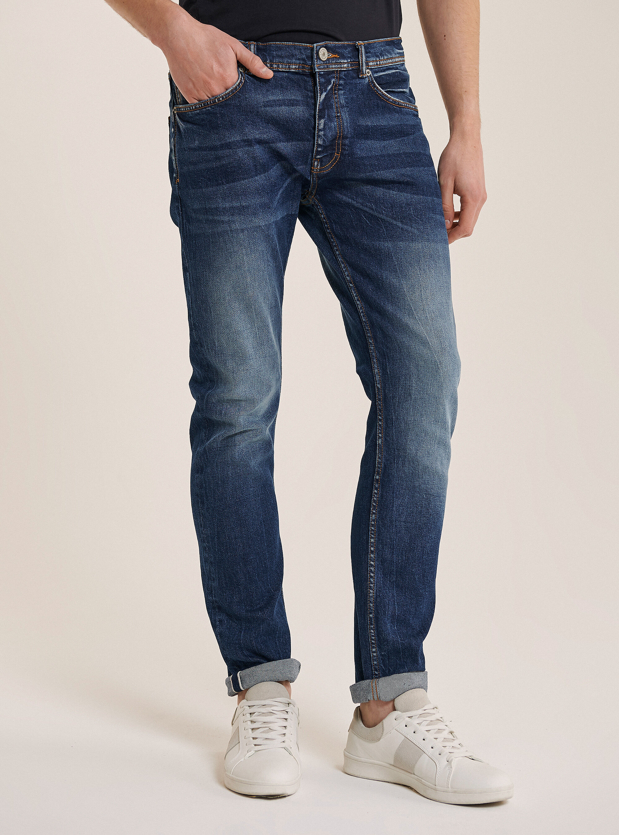 Selvedge slim fit jeans | Alcott | catalog-alcott-storefront Uomo