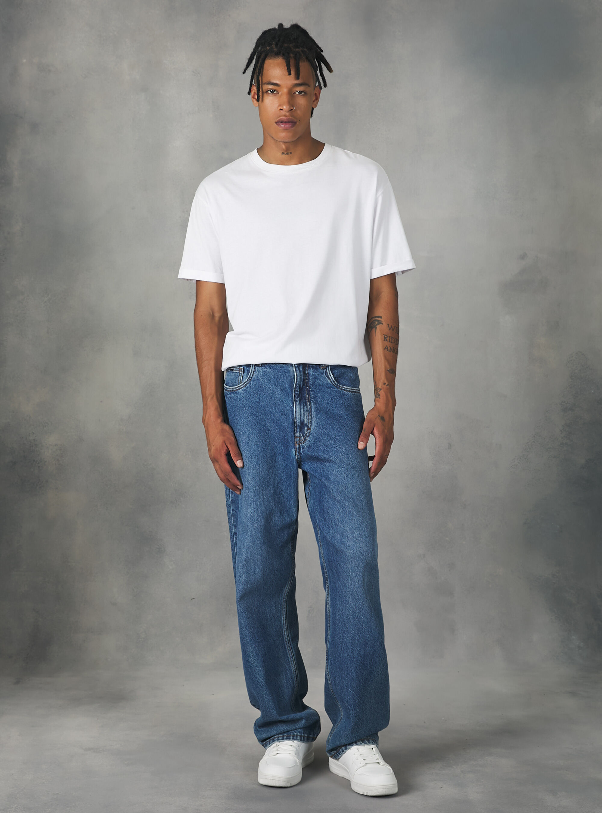 Jeans are sale loose