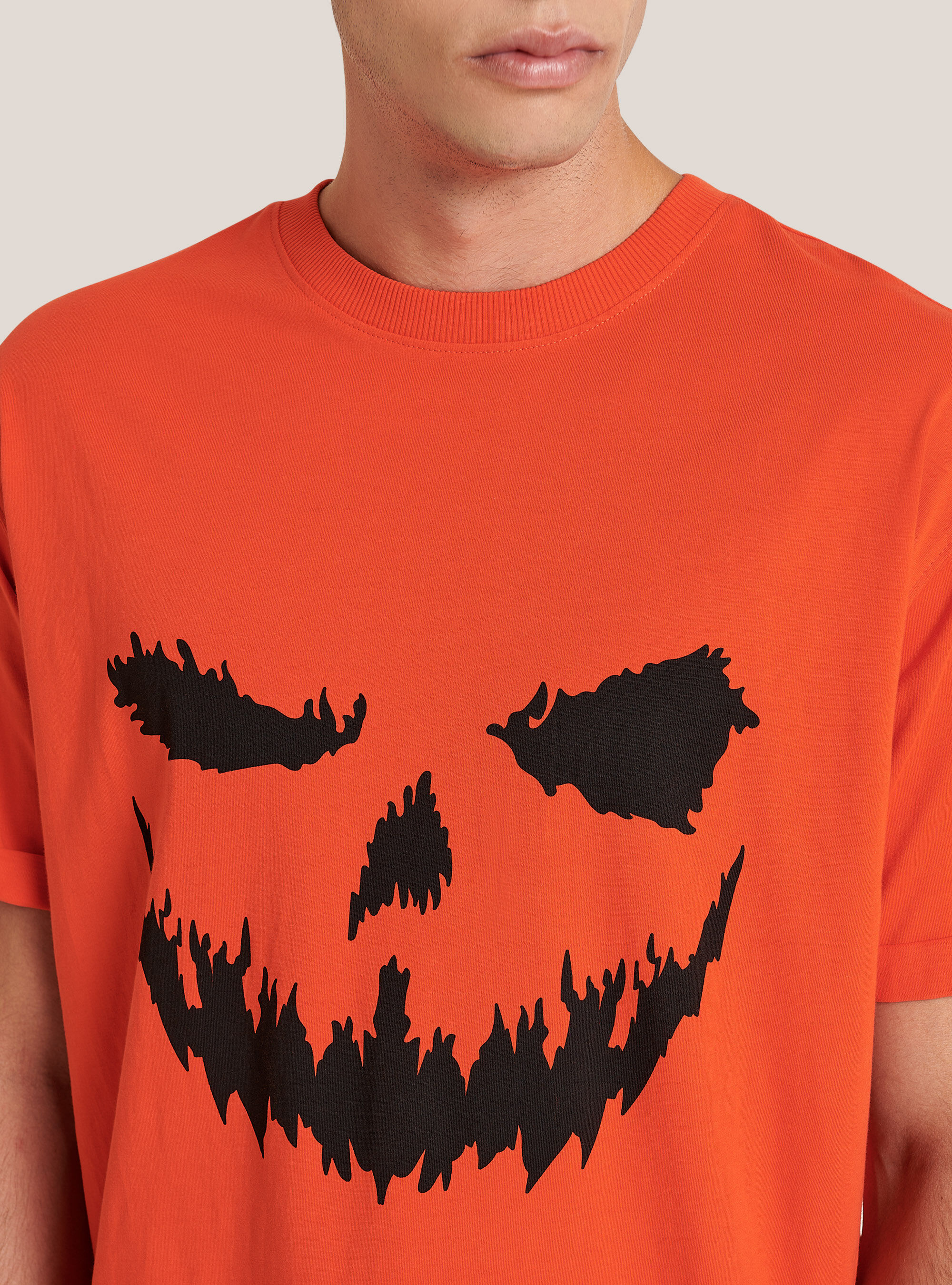 T outlet shirt halloween
