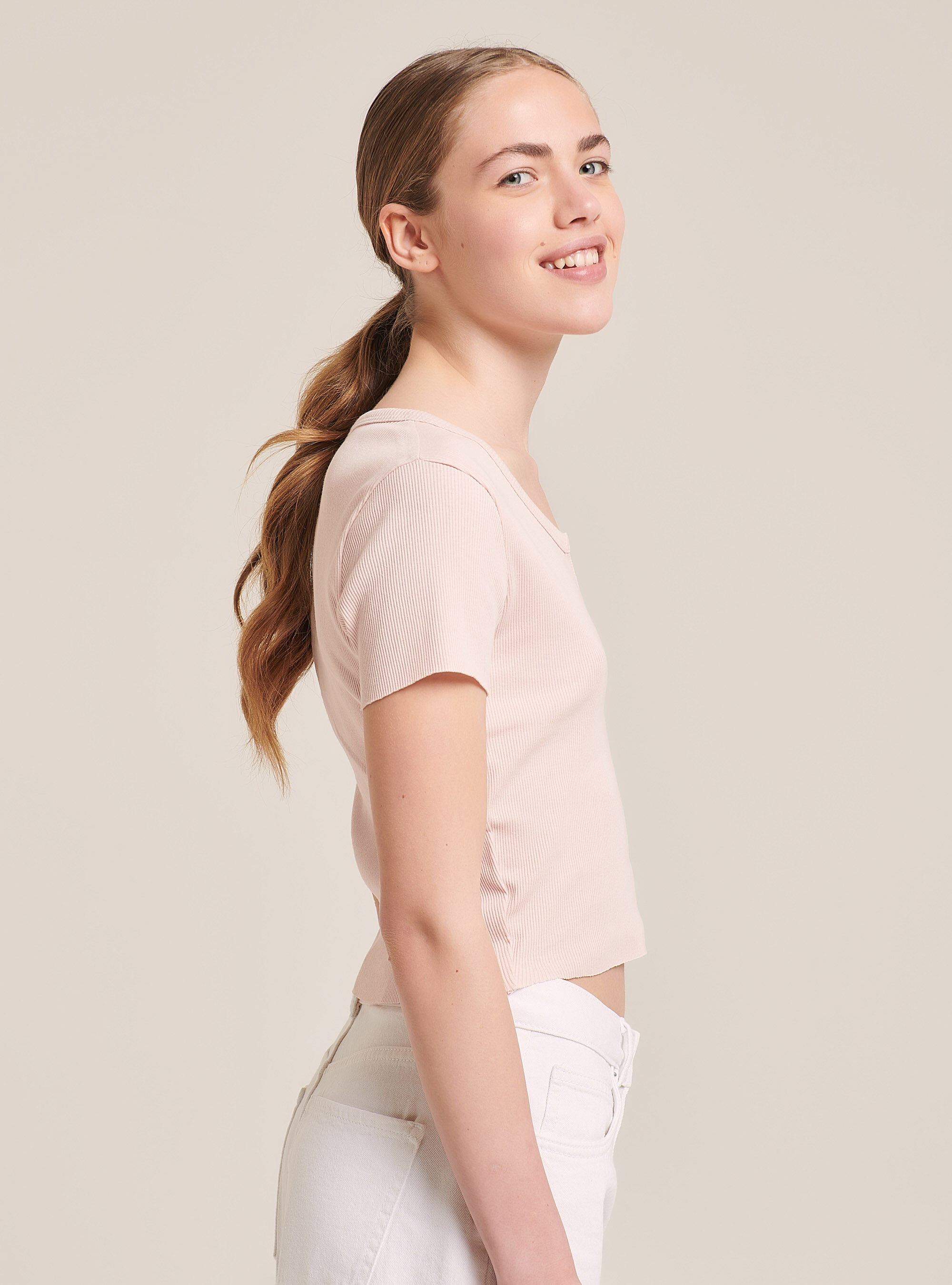 T-shirt cropped cuello v, C4436 L.PINK