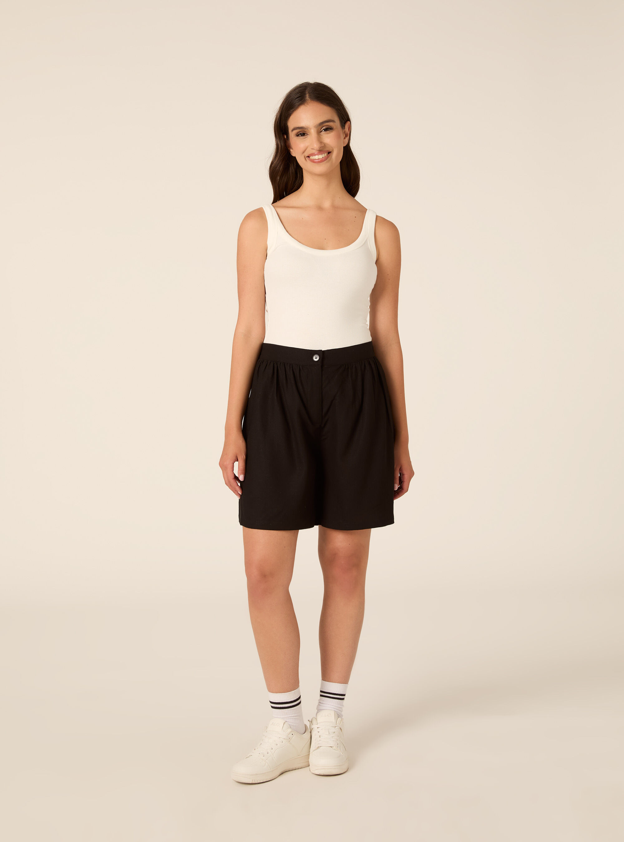 Shorts con elastico sul dietro