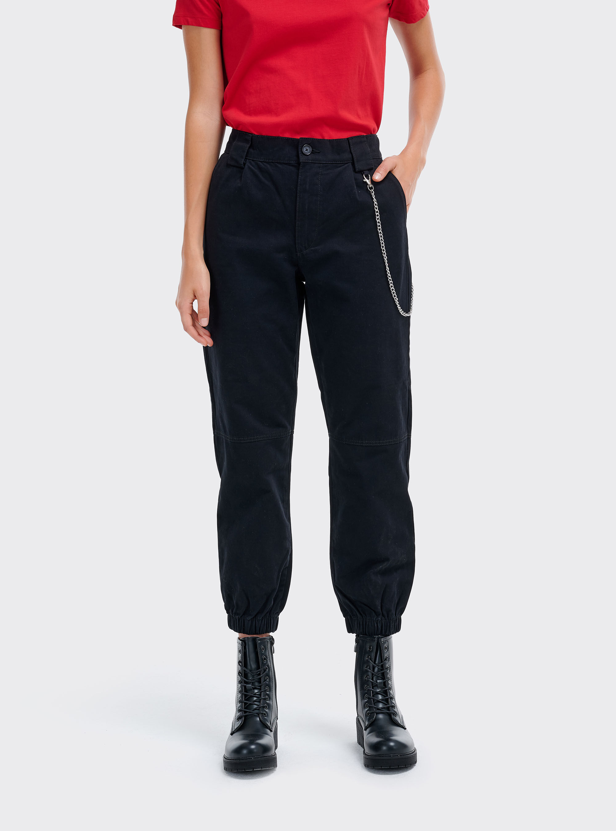 Pantaloni stretti alle caviglie shop