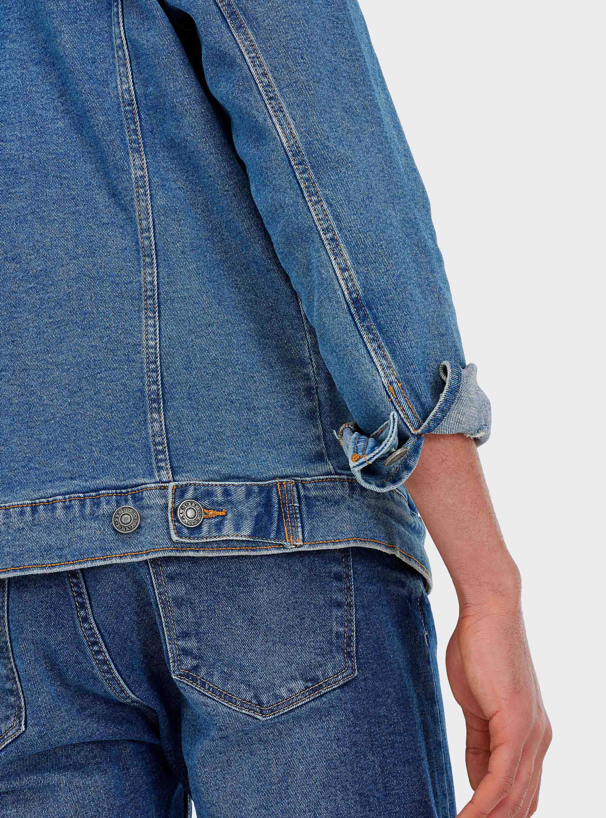 Veste en jean avec d&eacute;chirures, C284 AZZURRE