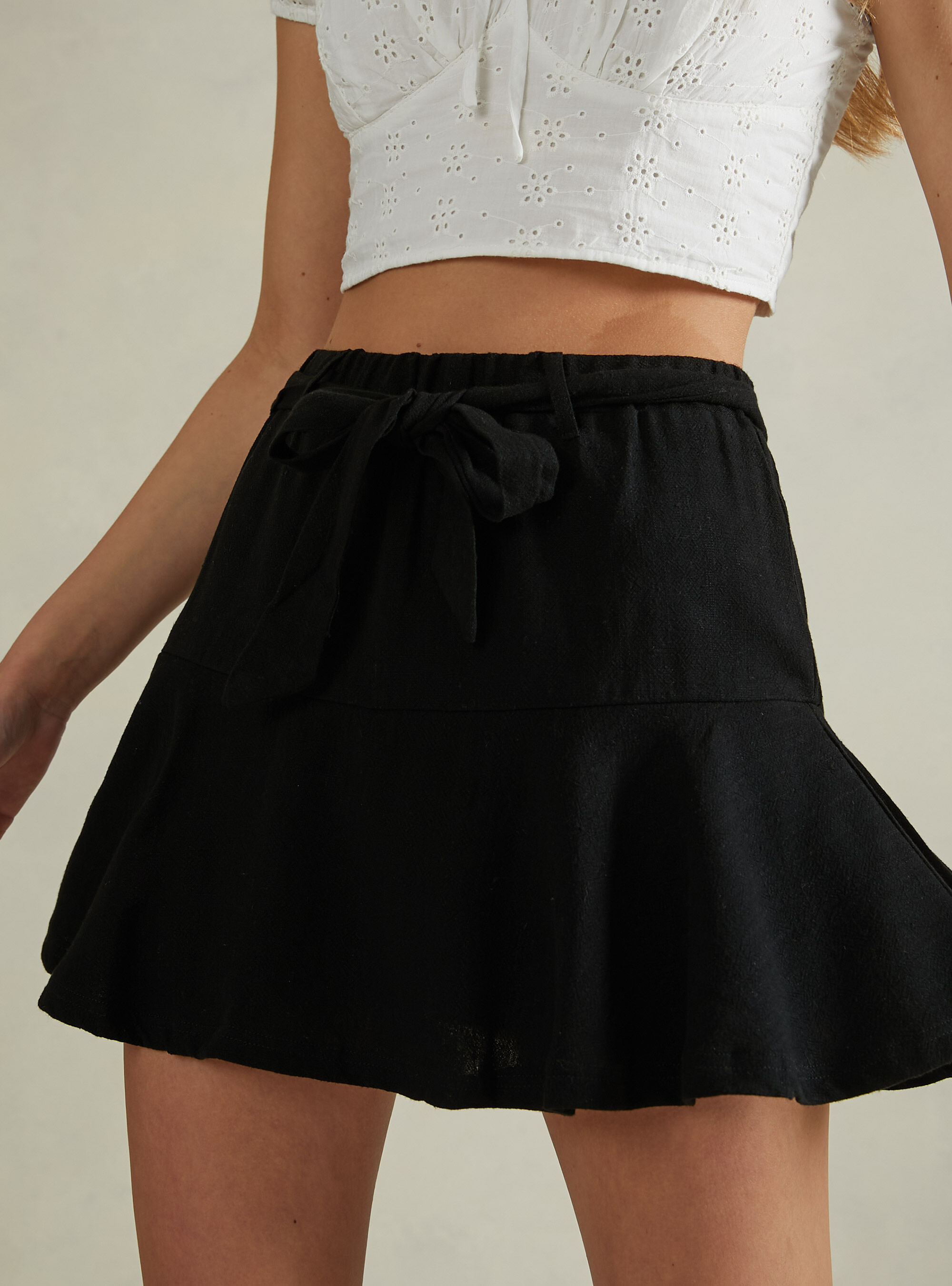 Linen-blend skort with strap, BK1 BLACK
