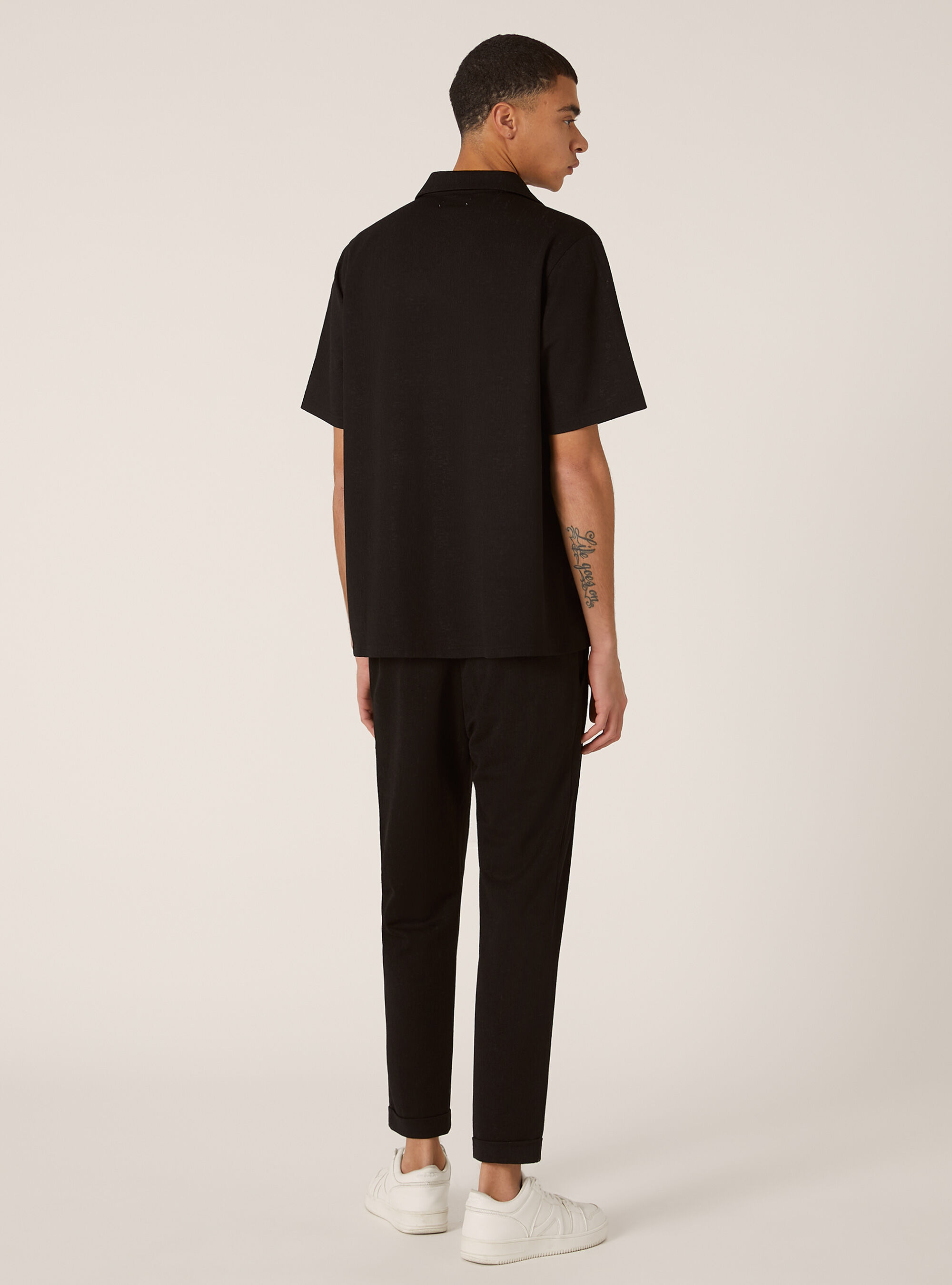 Chemise &agrave; manches courtes avec texture, BK1 BLACK