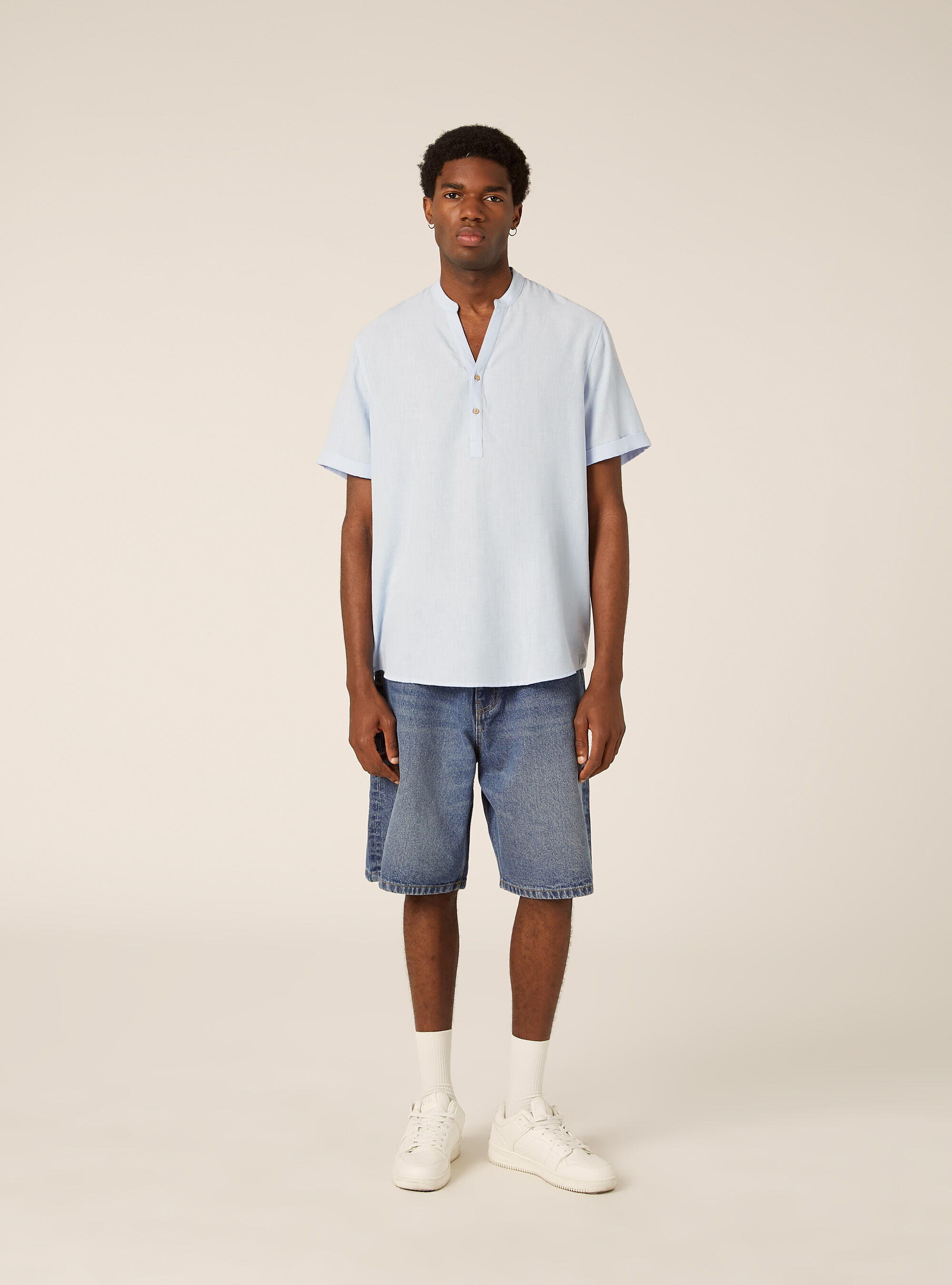 Chemise avec col officier