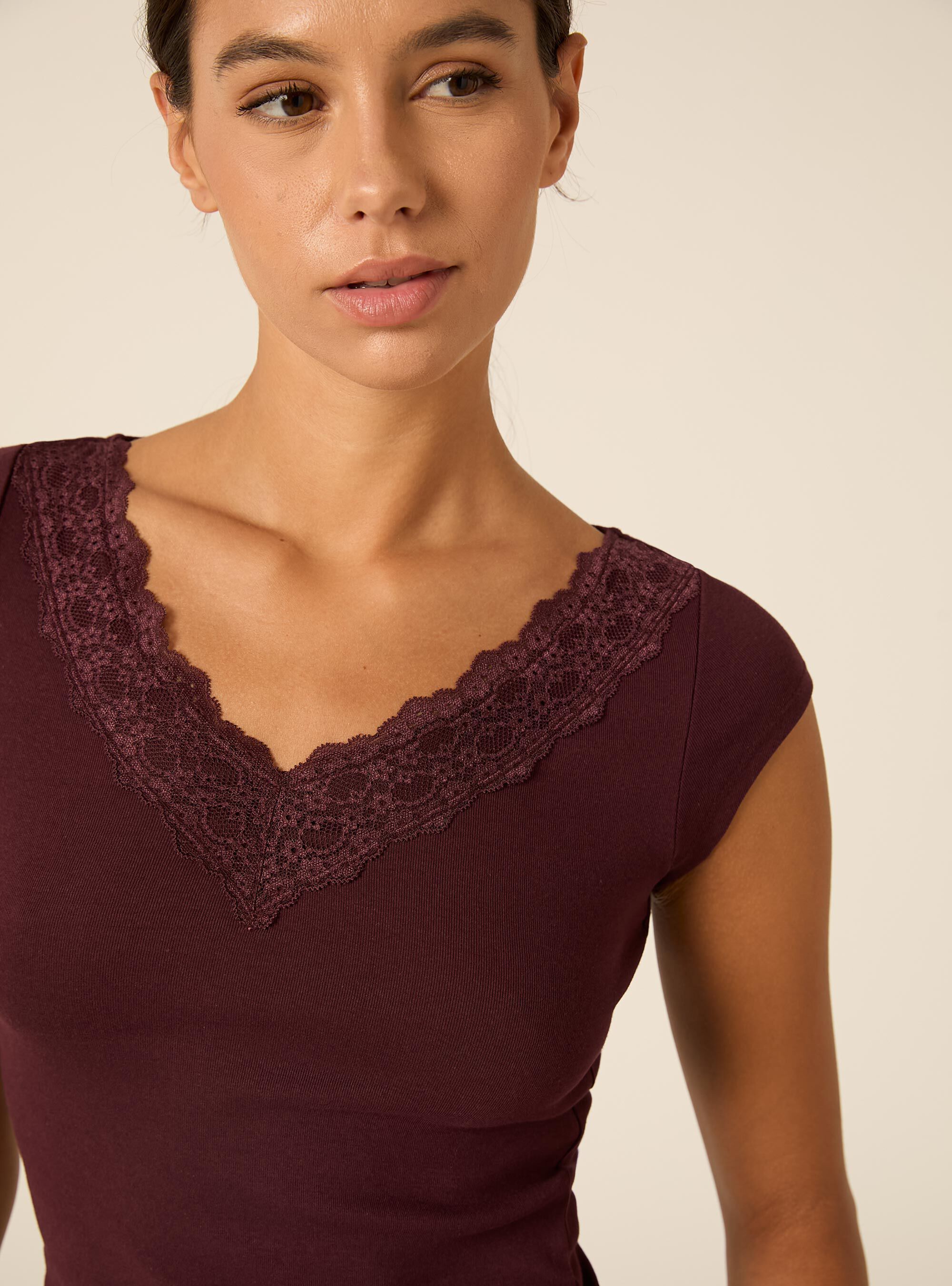 T-shirt con scollo a v in pizzo, BO1 BORDEAUX DARK