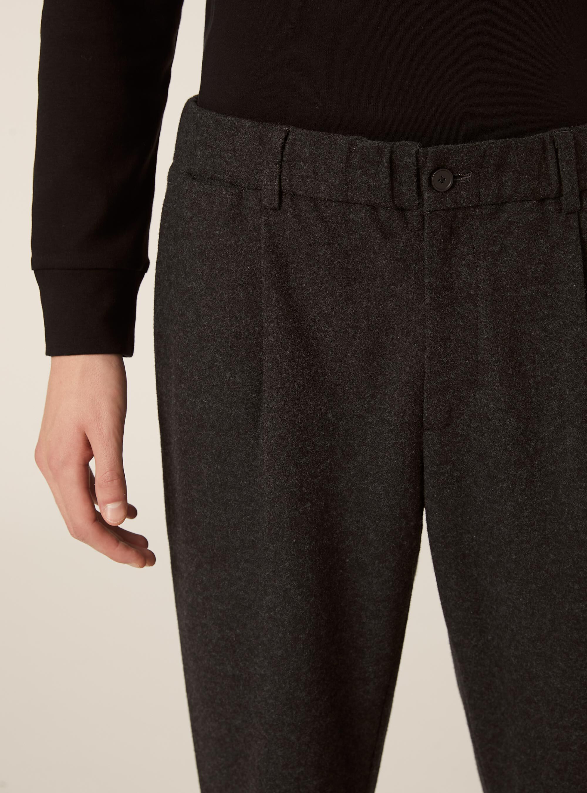 Pantalon &agrave; pinces effet flanelle, MGY1 GREY MEL DARK