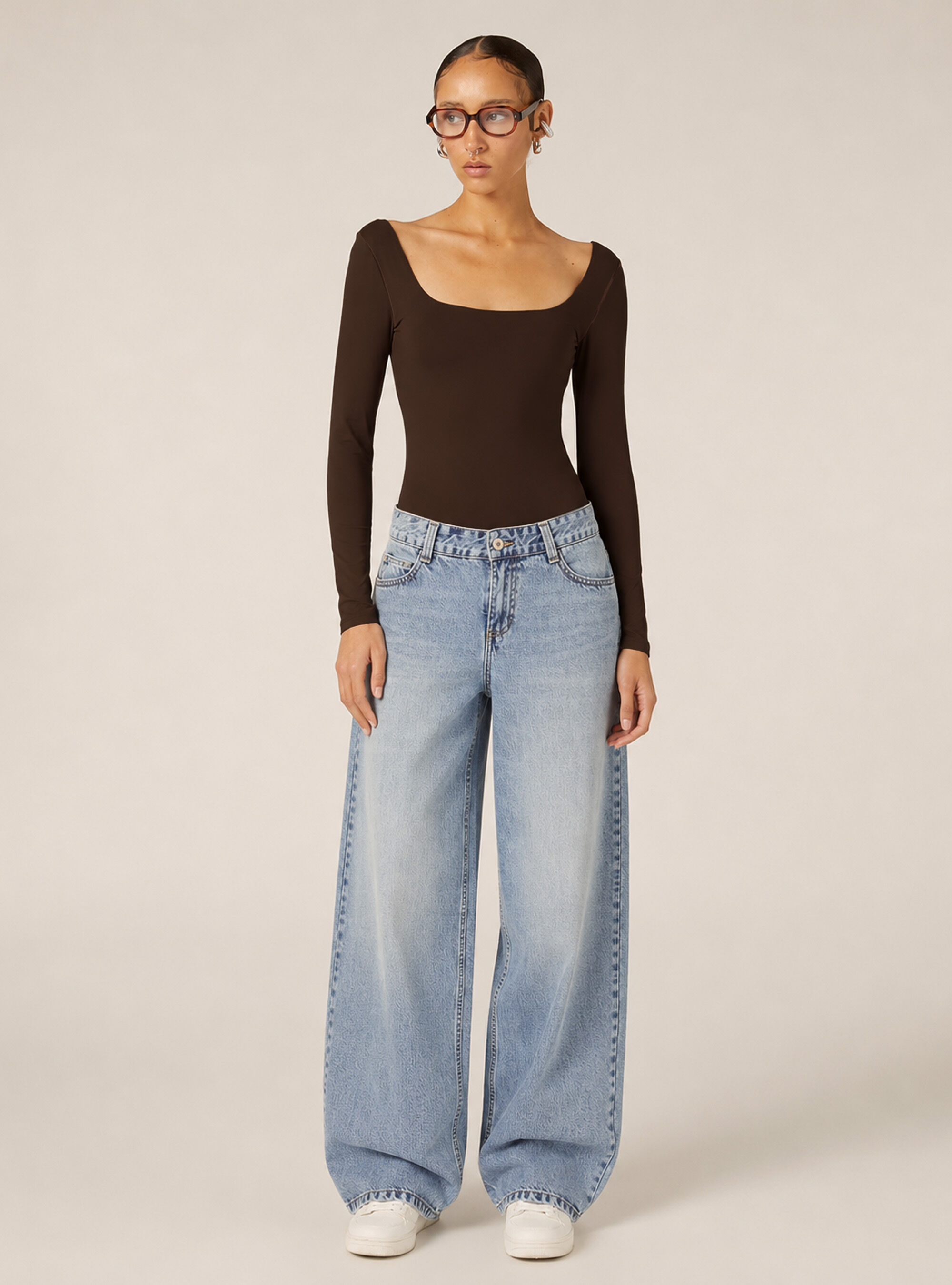 Stretch bodysuit with square neckline
