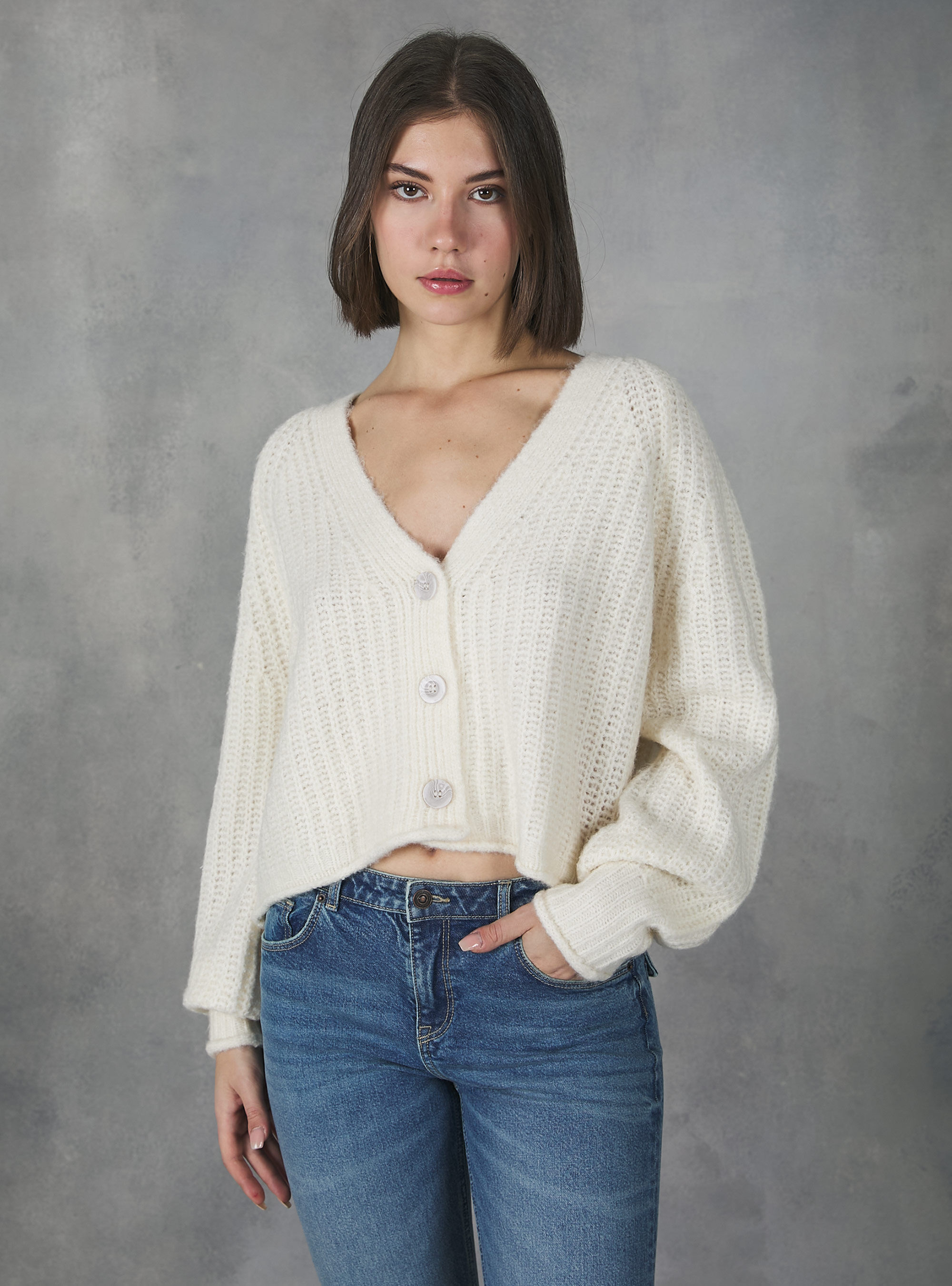 Cardigan pullover with buttons