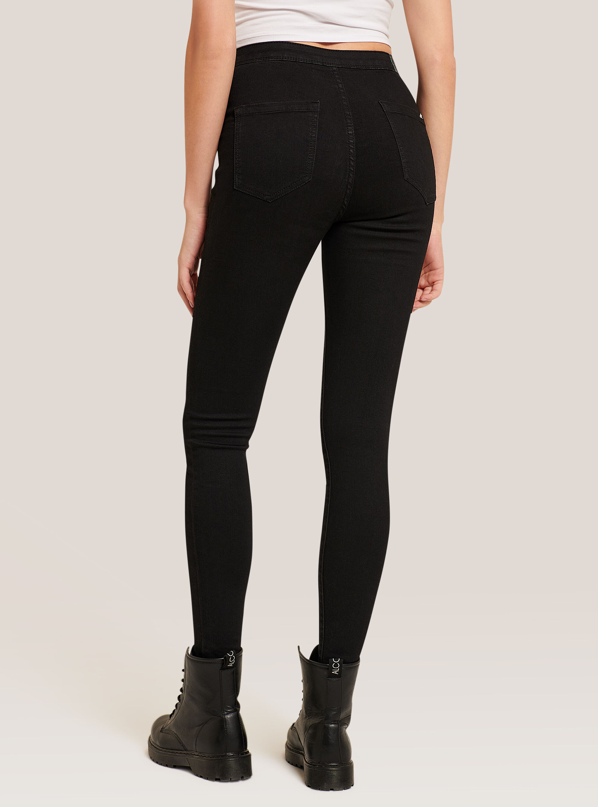 Undone hem 2025 black joni jeans