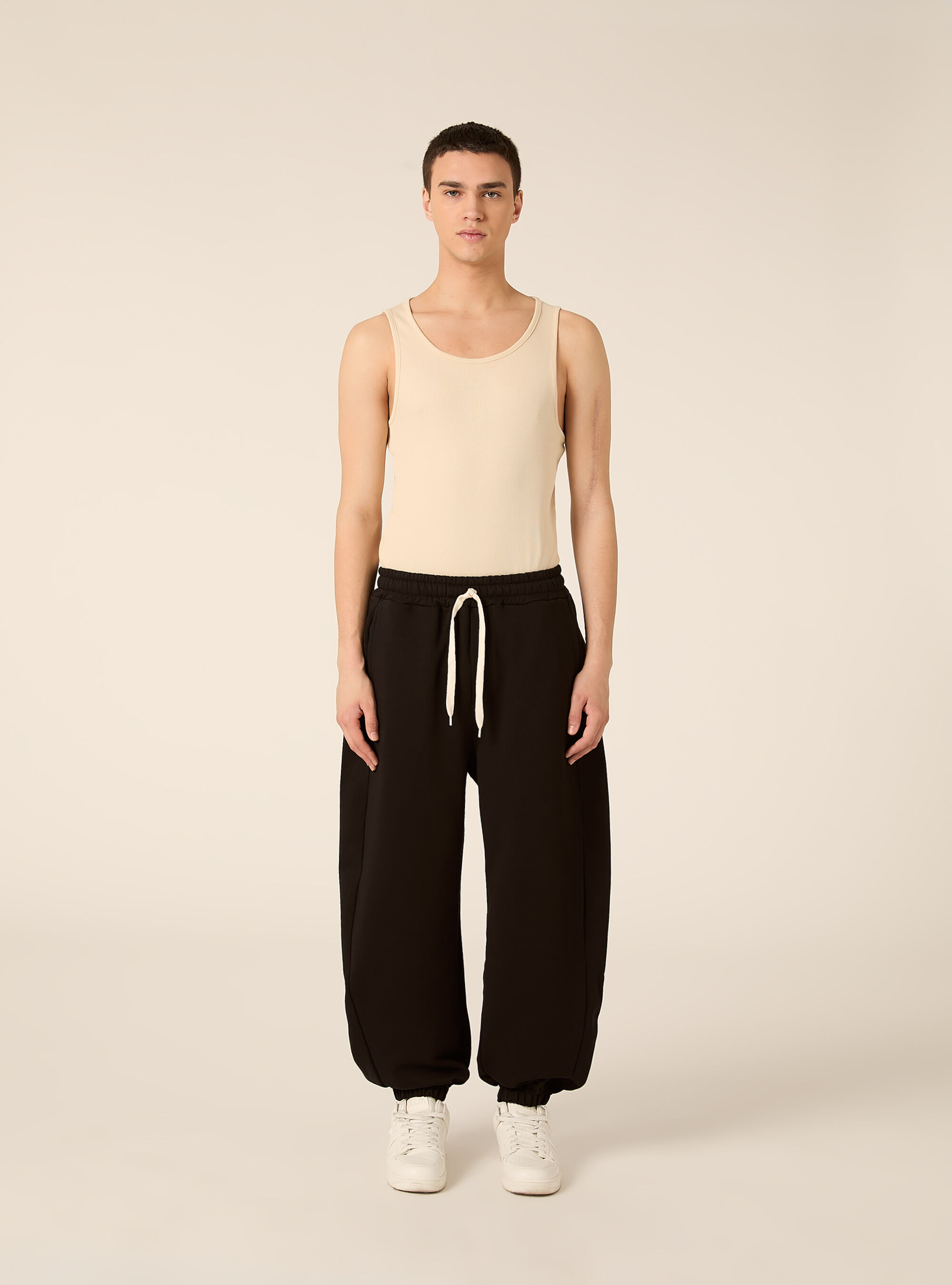 Balloon-style sweatpants