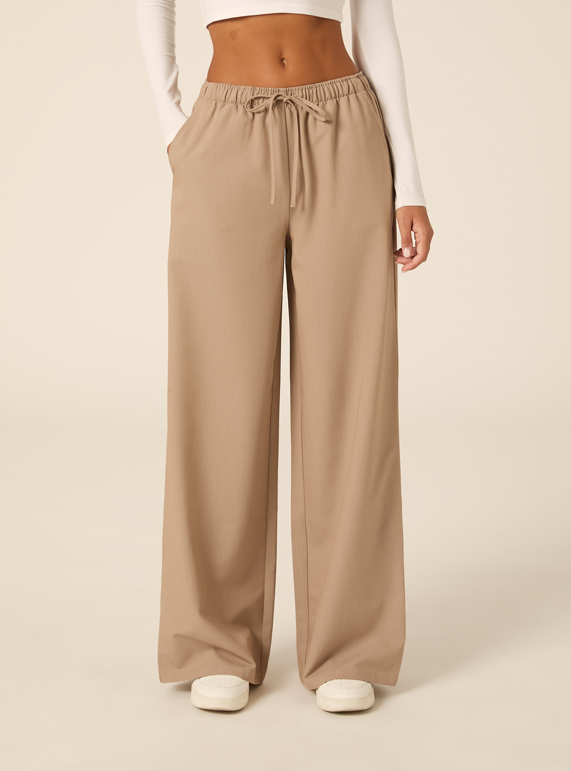 Pantaloni con elastico in vita straight