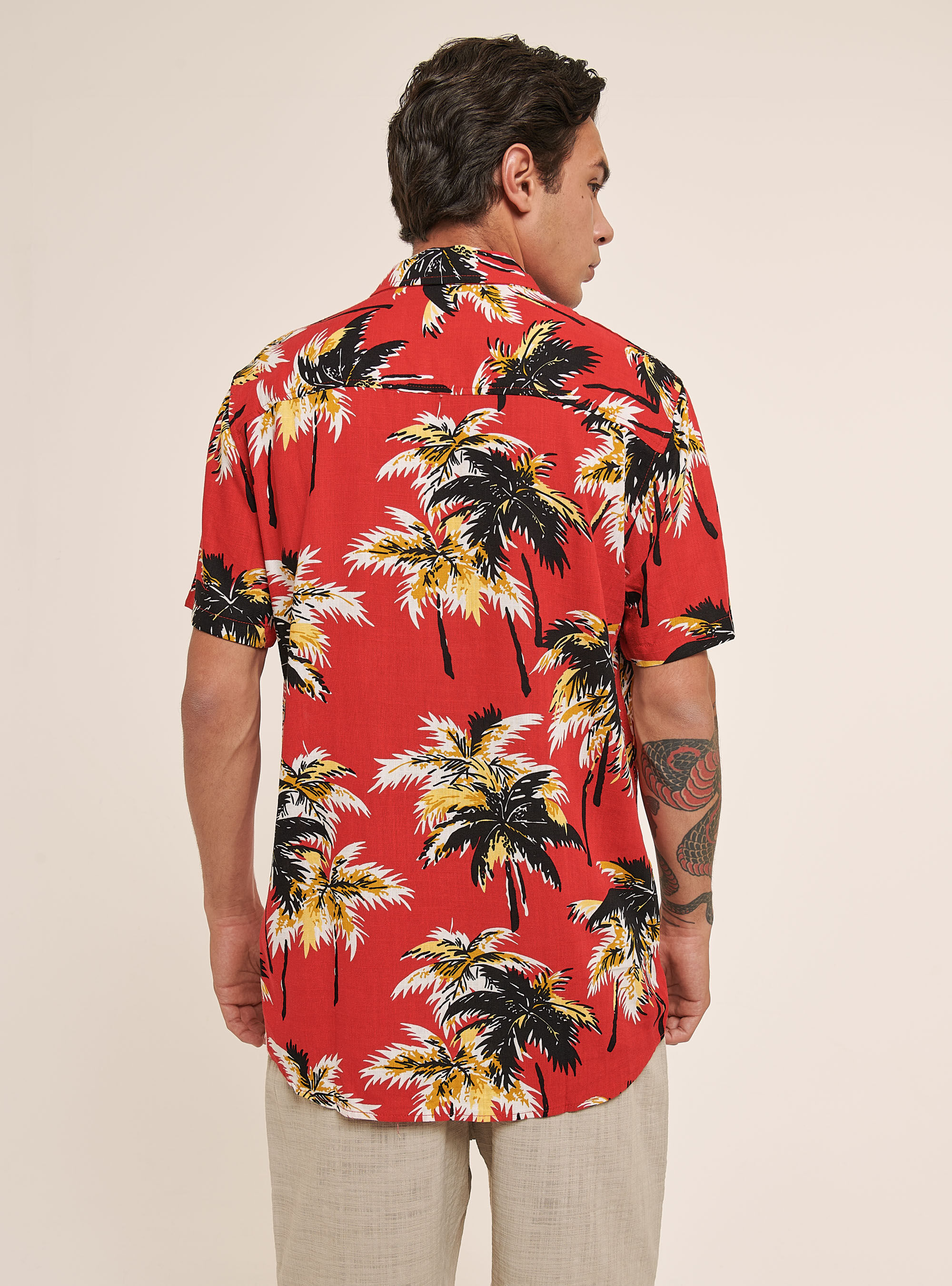 Camisa con bolsillo en el pecho y estampado tropical, PALME