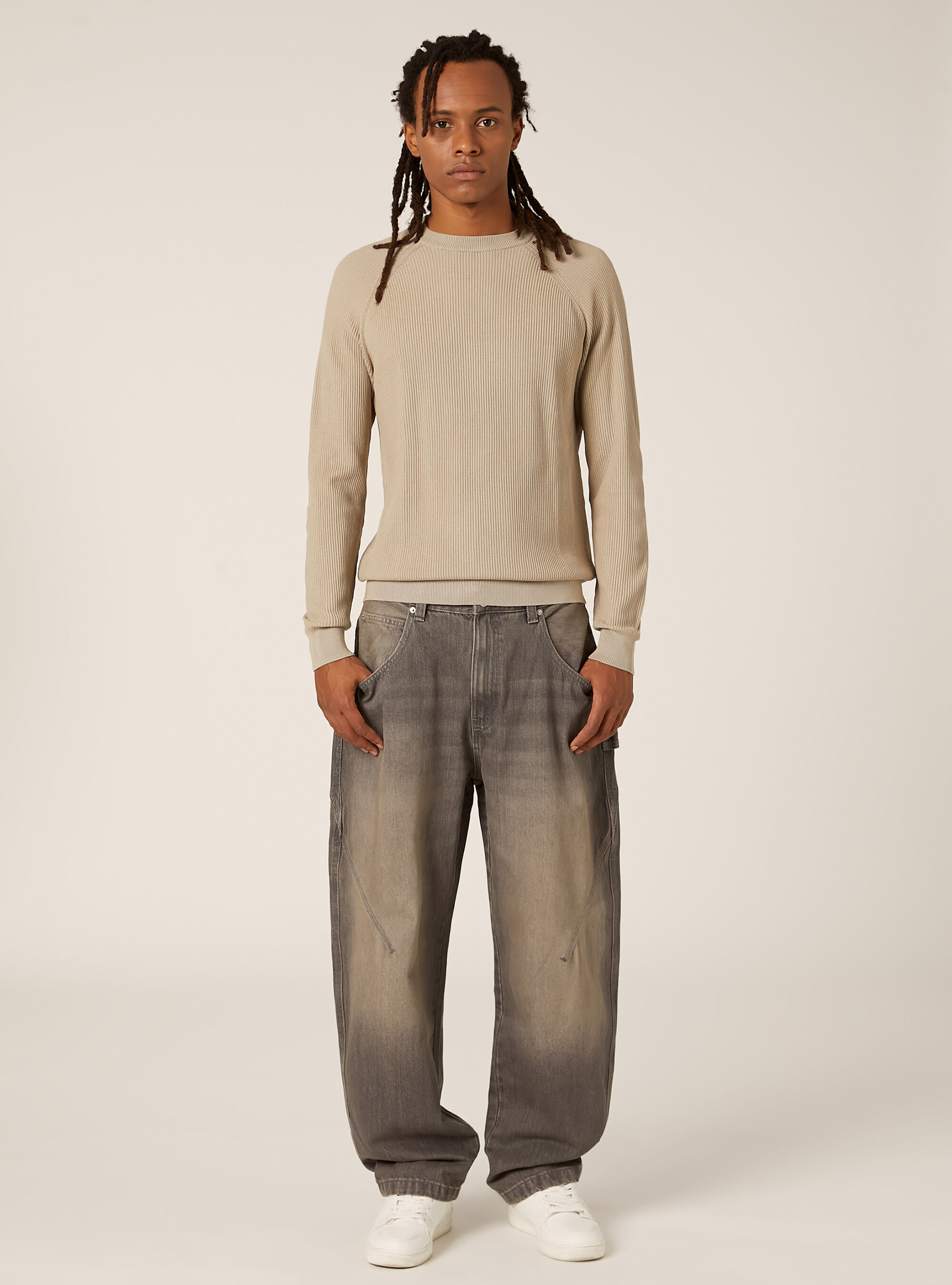 Lightweight ribbed jumper
